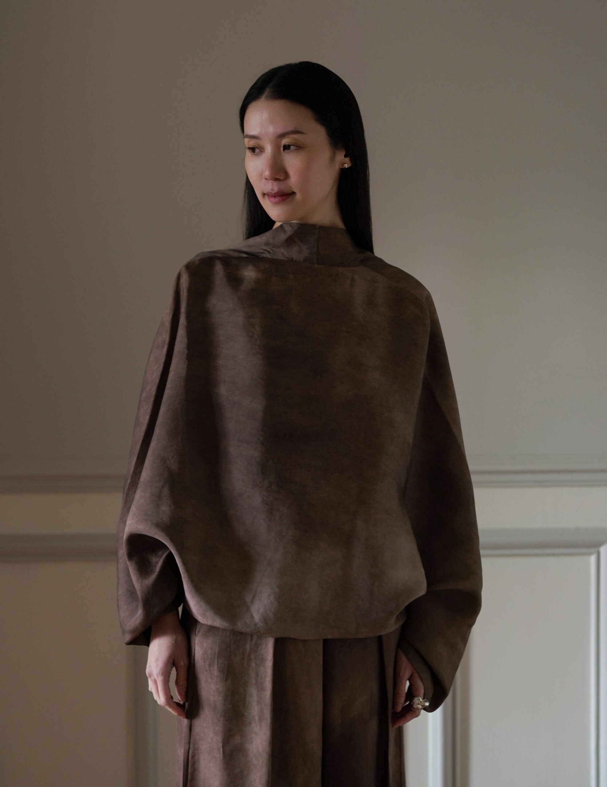 Opalo 缎面繭型外套・可可色