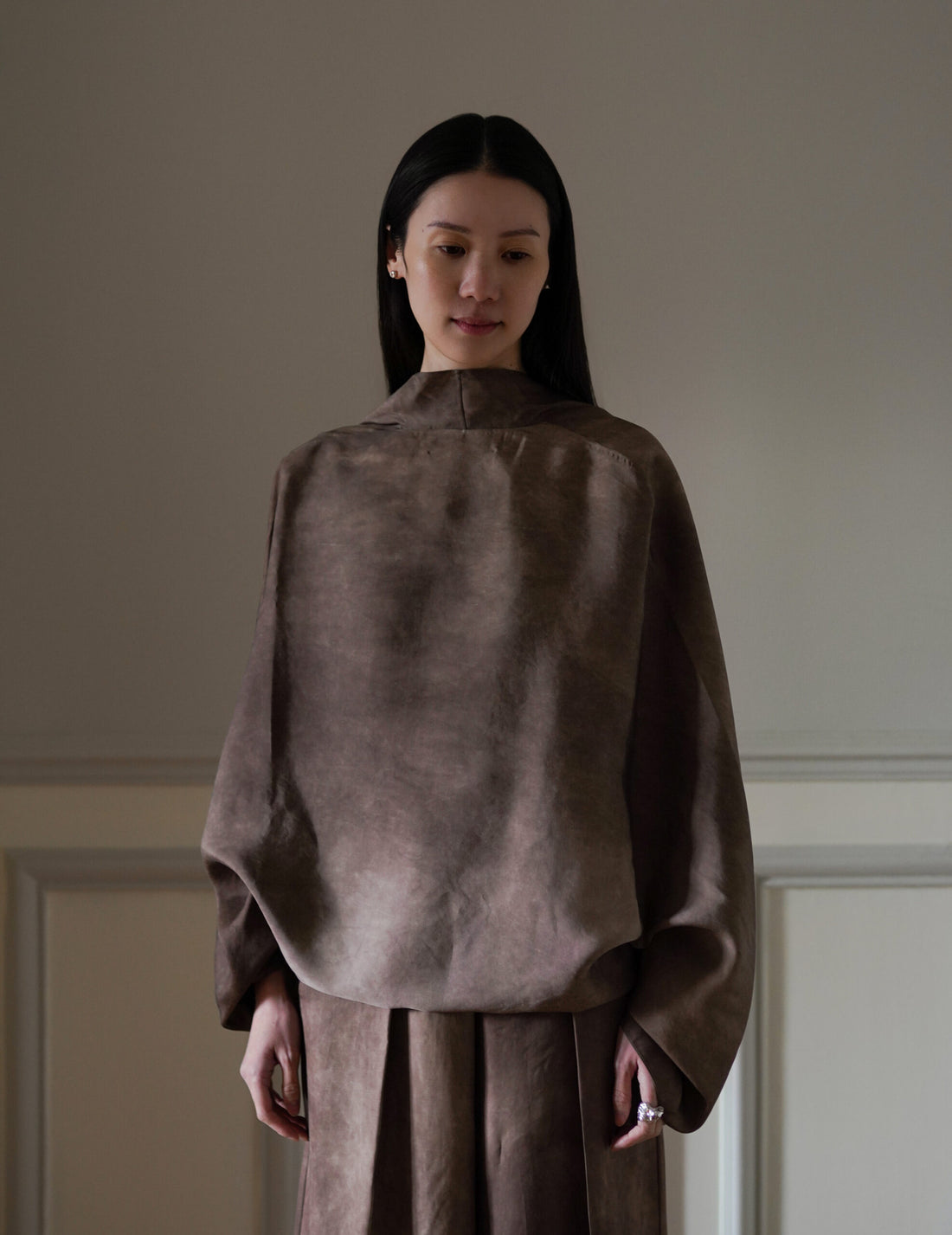 Opalo 缎面繭型外套・可可色