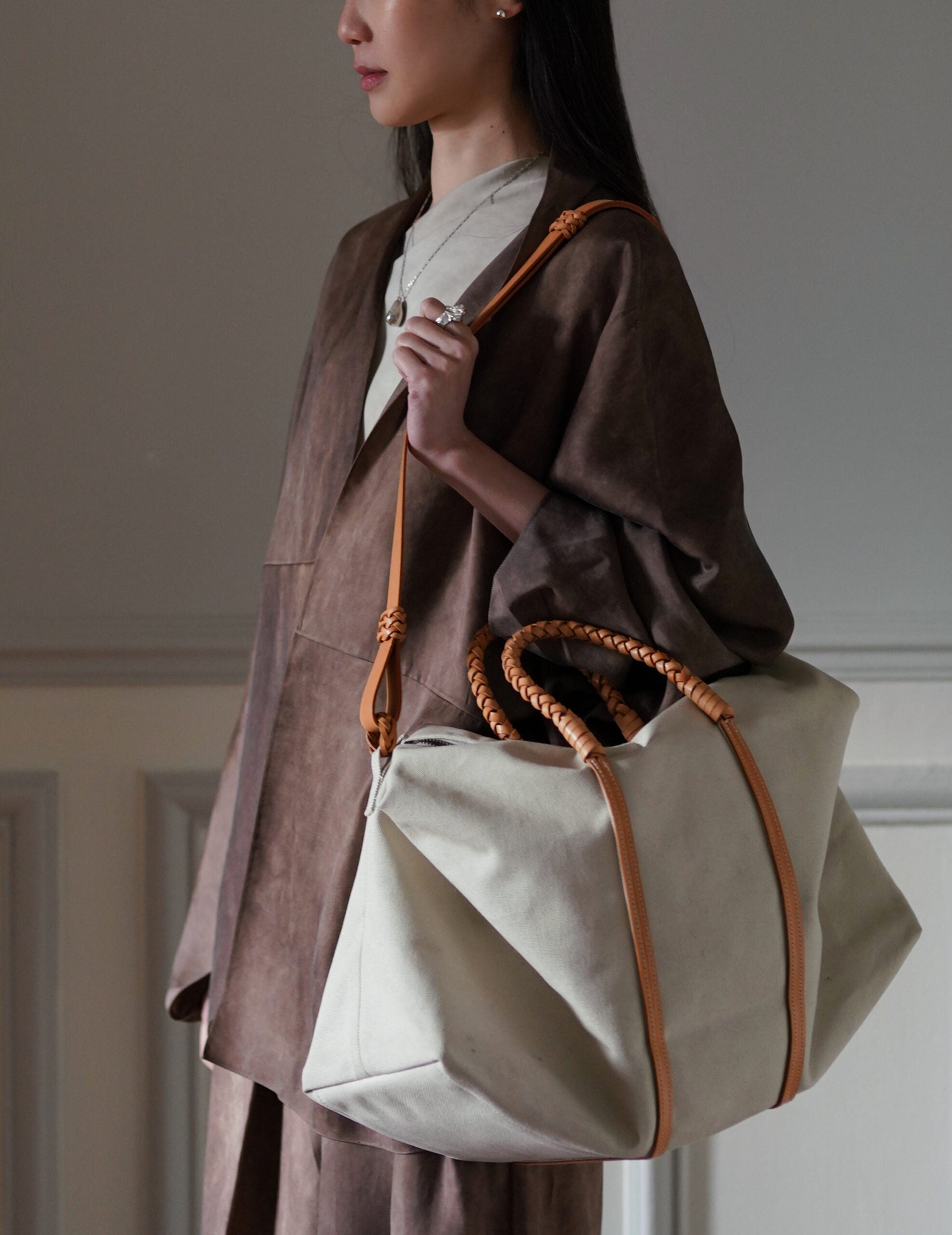 Woven Duffel Bag．Ivory