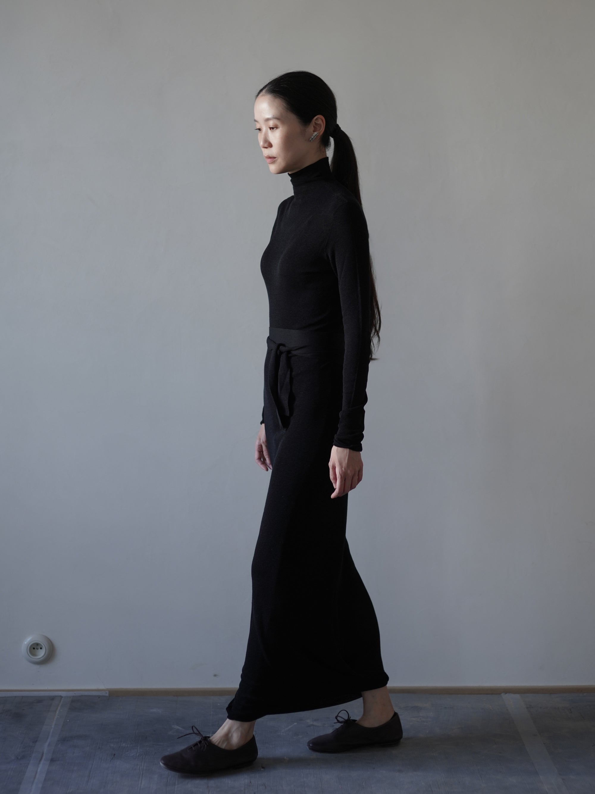 TIVA 高領針織洋裝・黑色