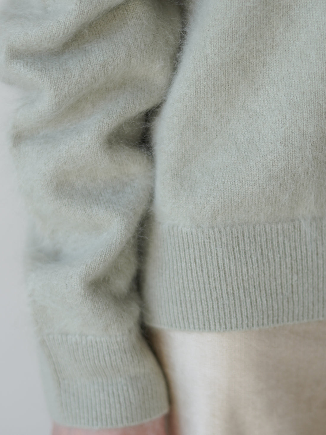 Brushed Cashmere Blend Knit Sweater・Sage Green