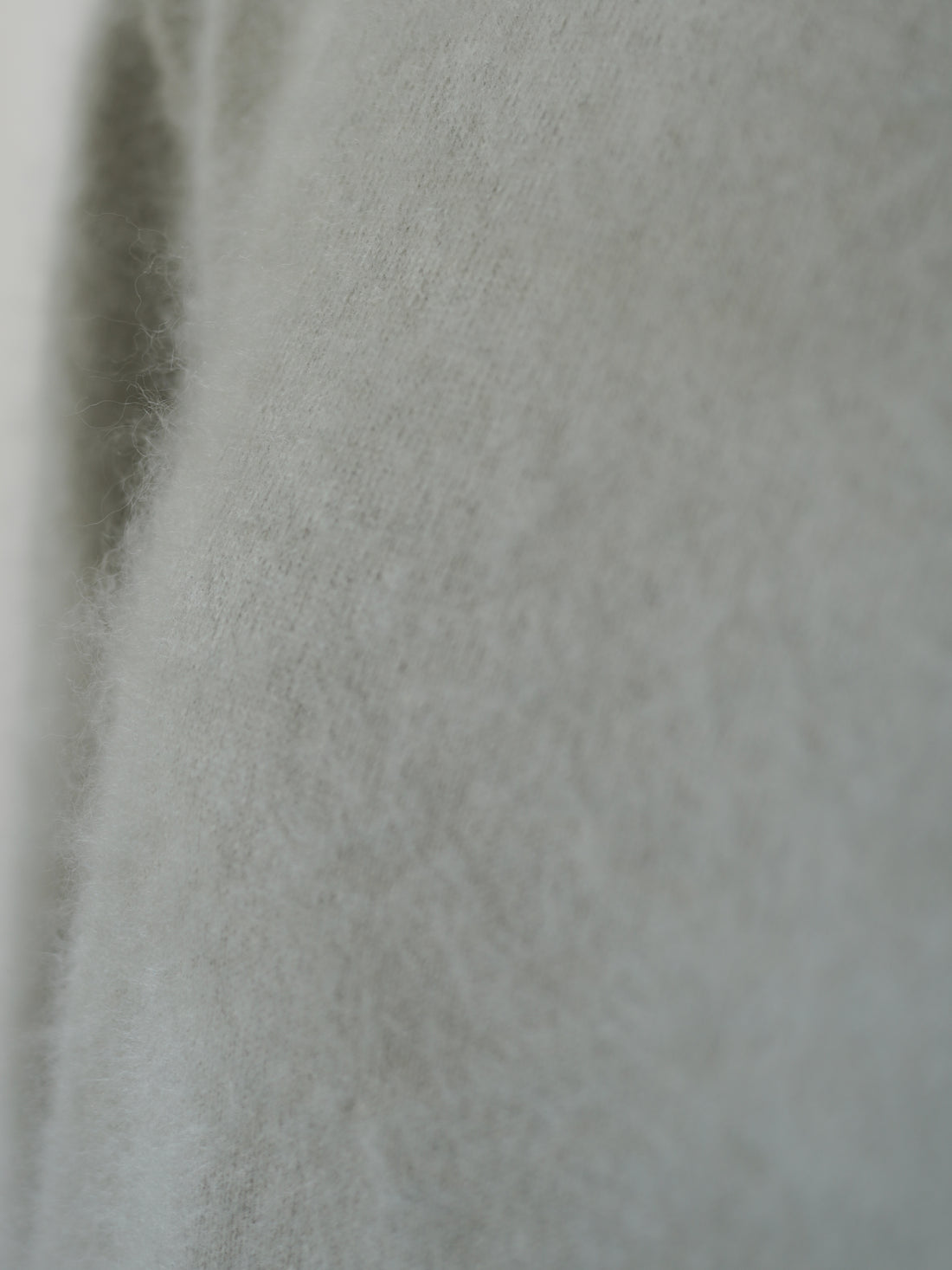 Brushed Cashmere Blend Knit Sweater・Sage Green