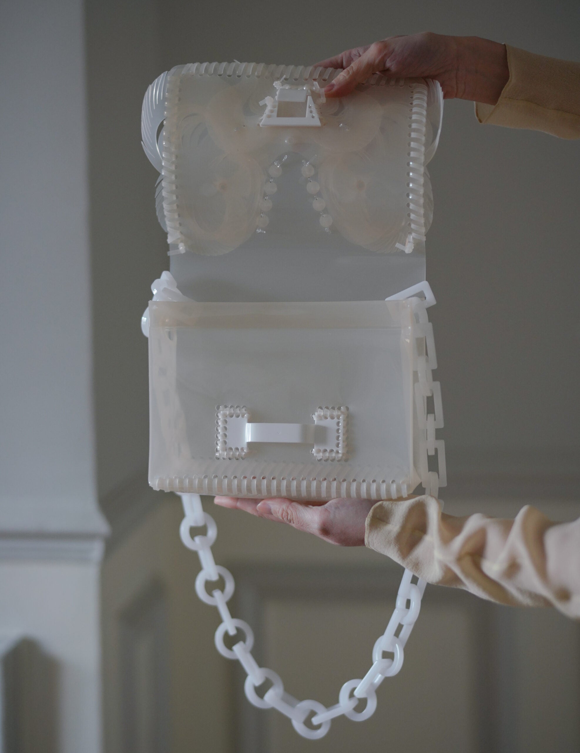 Transparent Sculptural Mini Chain Bag・White