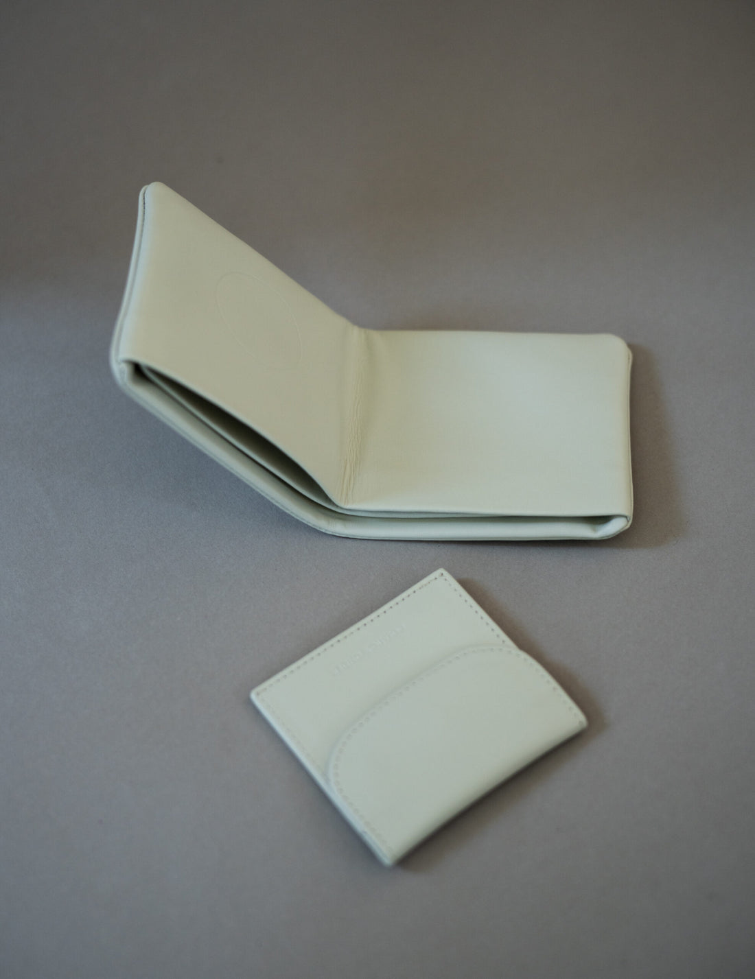 Light Leather Bifold Wallet・Grey