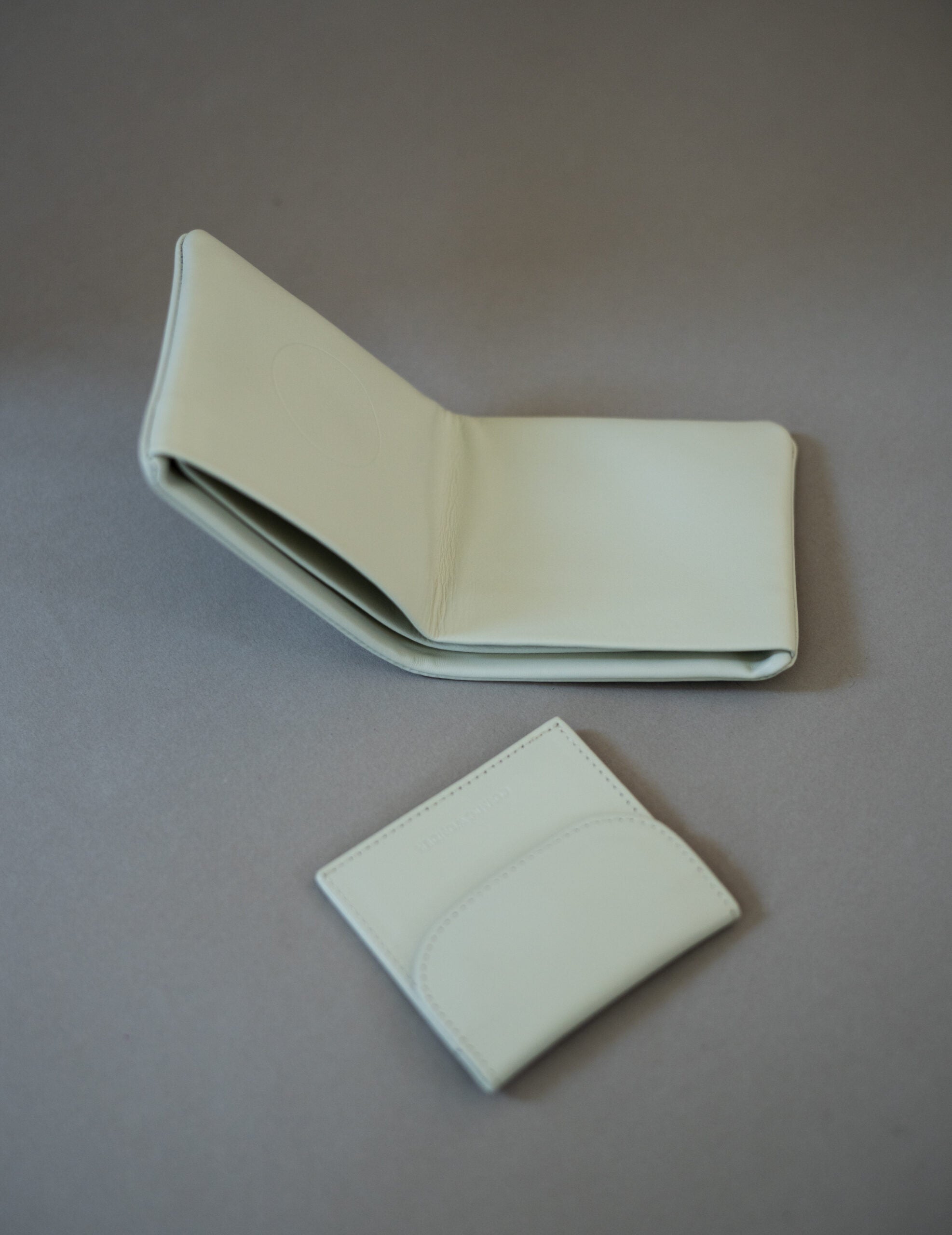 Light Leather Bifold Wallet・Grey