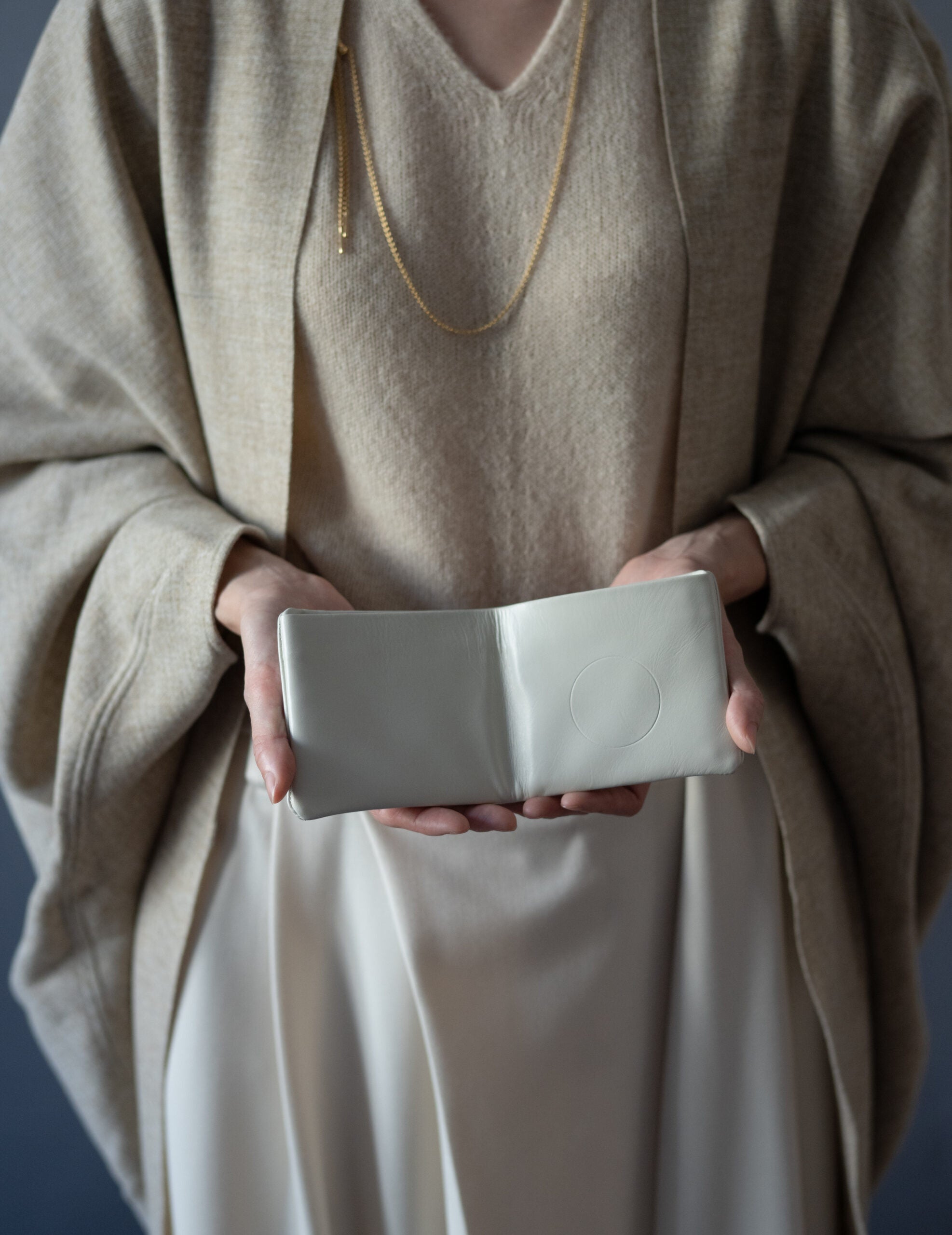 Light Leather Bifold Wallet・Grey