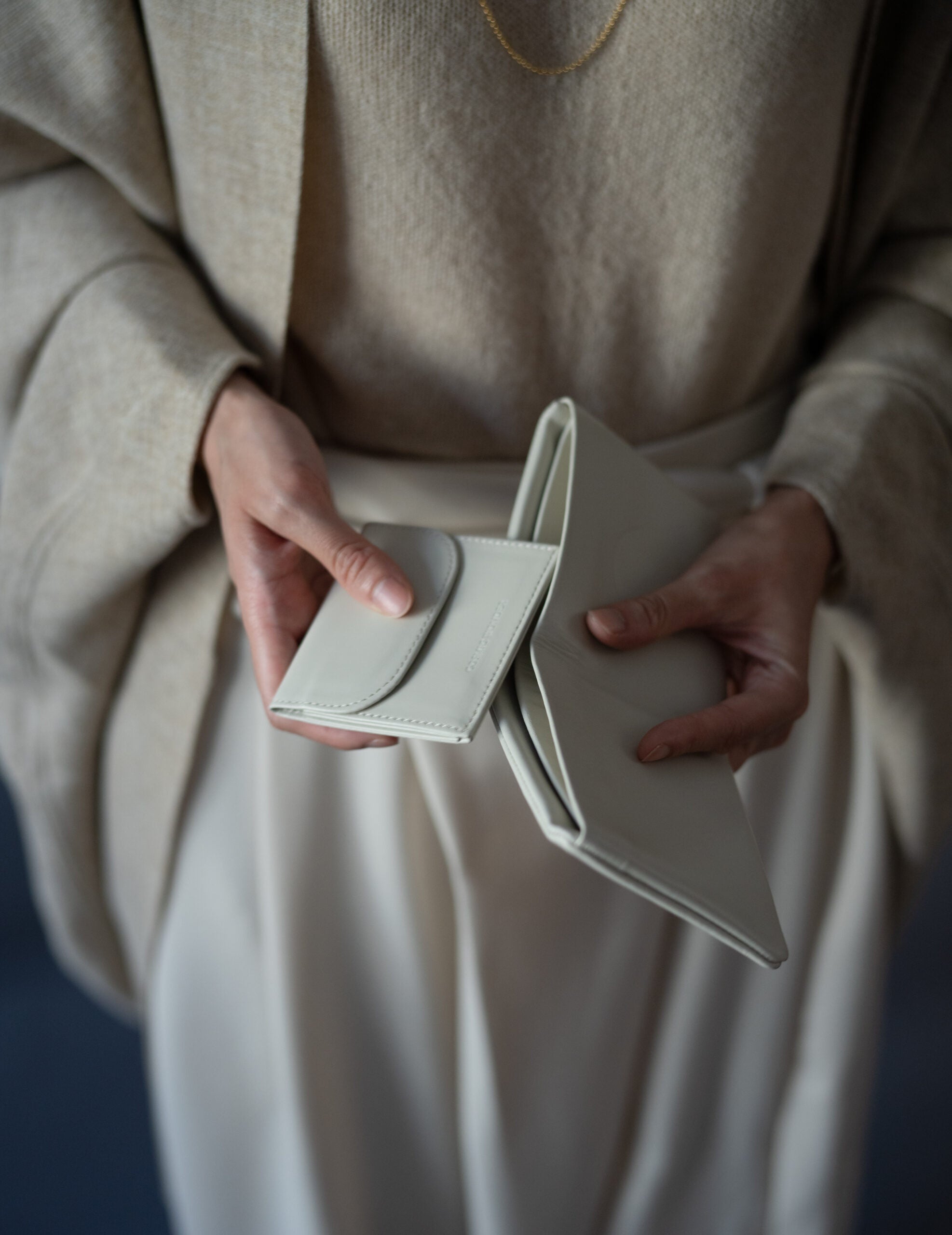 Light Leather Bifold Wallet・Grey