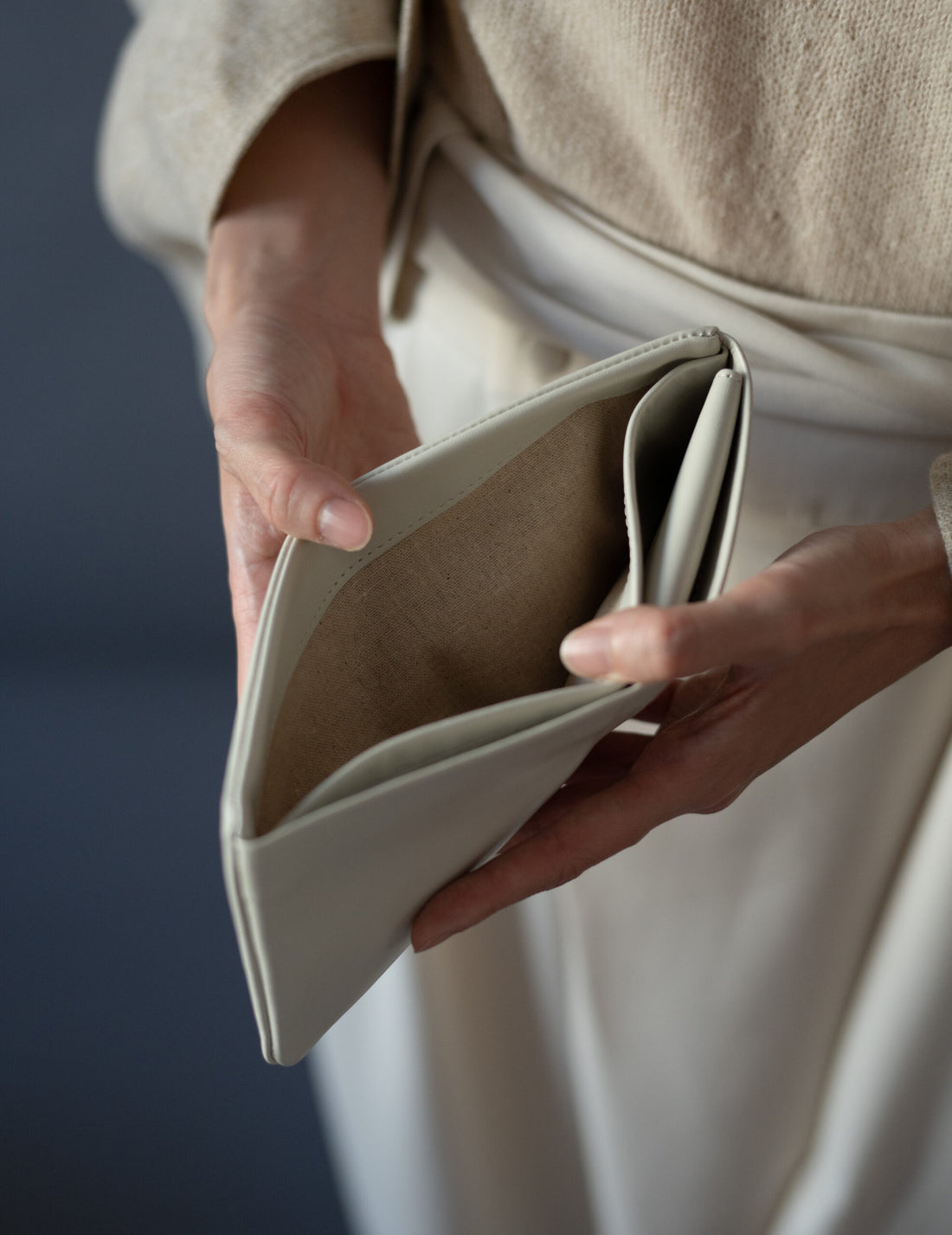 Light Leather Bifold Wallet・Grey