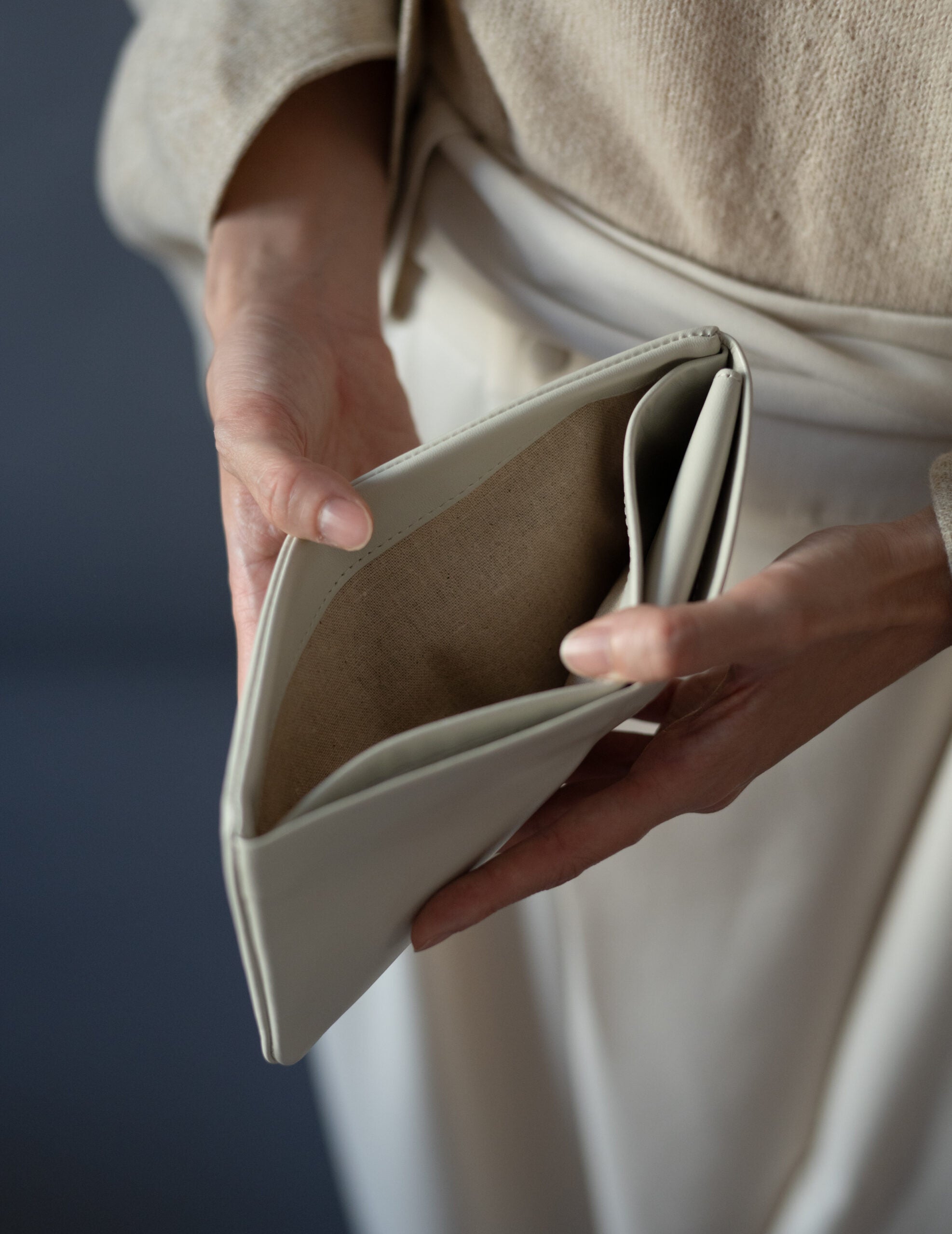 Light Leather Bifold Wallet・Grey