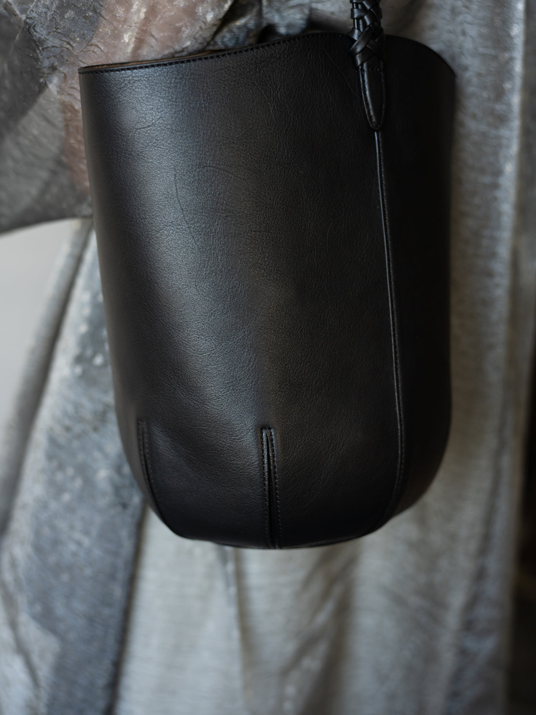 Mame Kurogouchi × Tsuchiya Kaban Medium Mayu Bucket Bag・Black