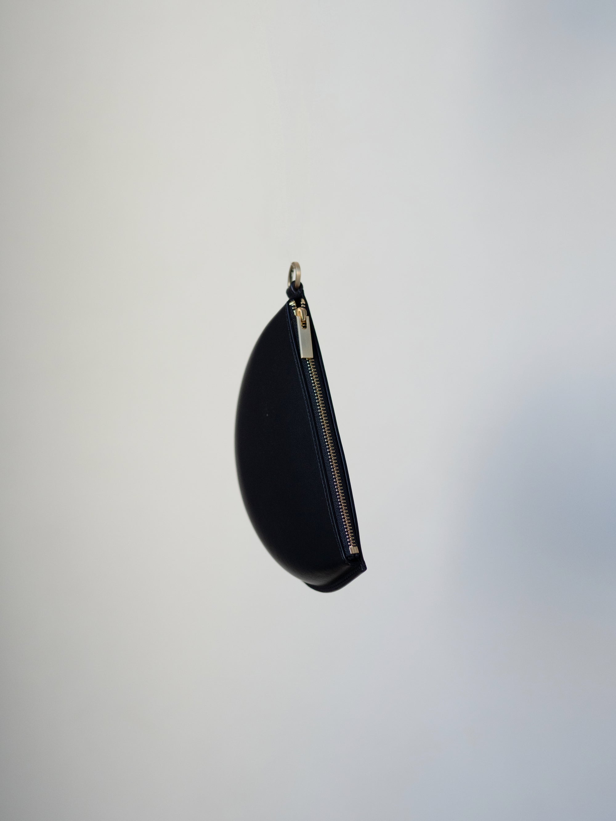 Mame Kurogouchi × Tsuchiya Kaban Monogram 3D Leather Pouch・Black