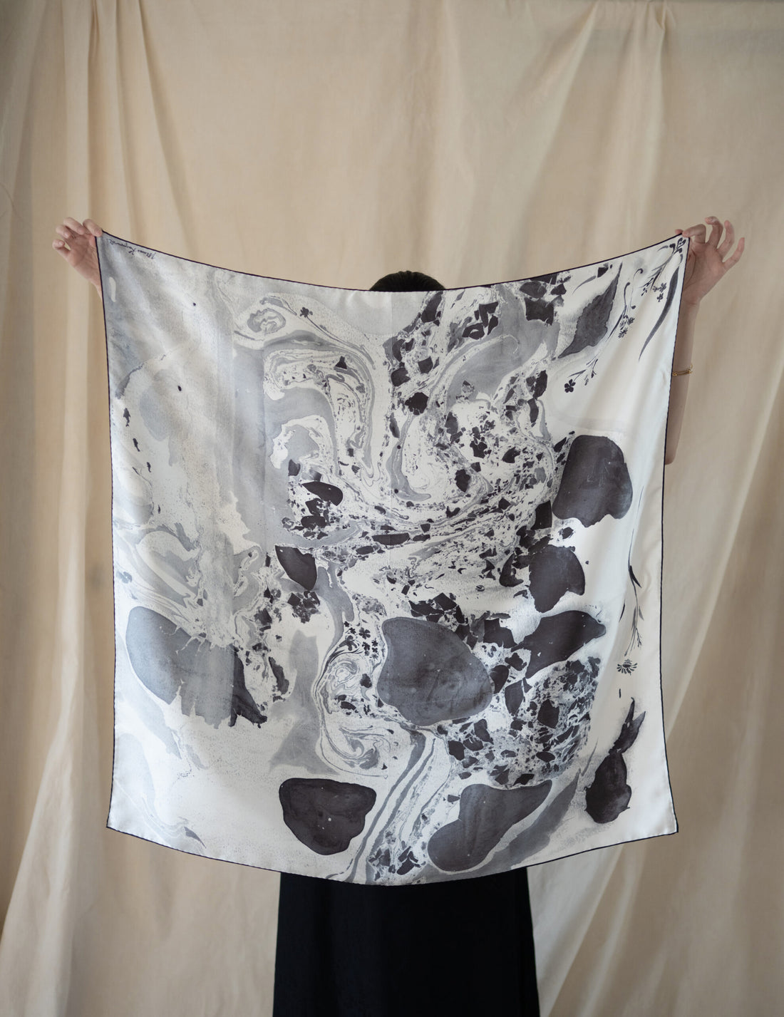 Hand Printed Silk Scarf・Grey