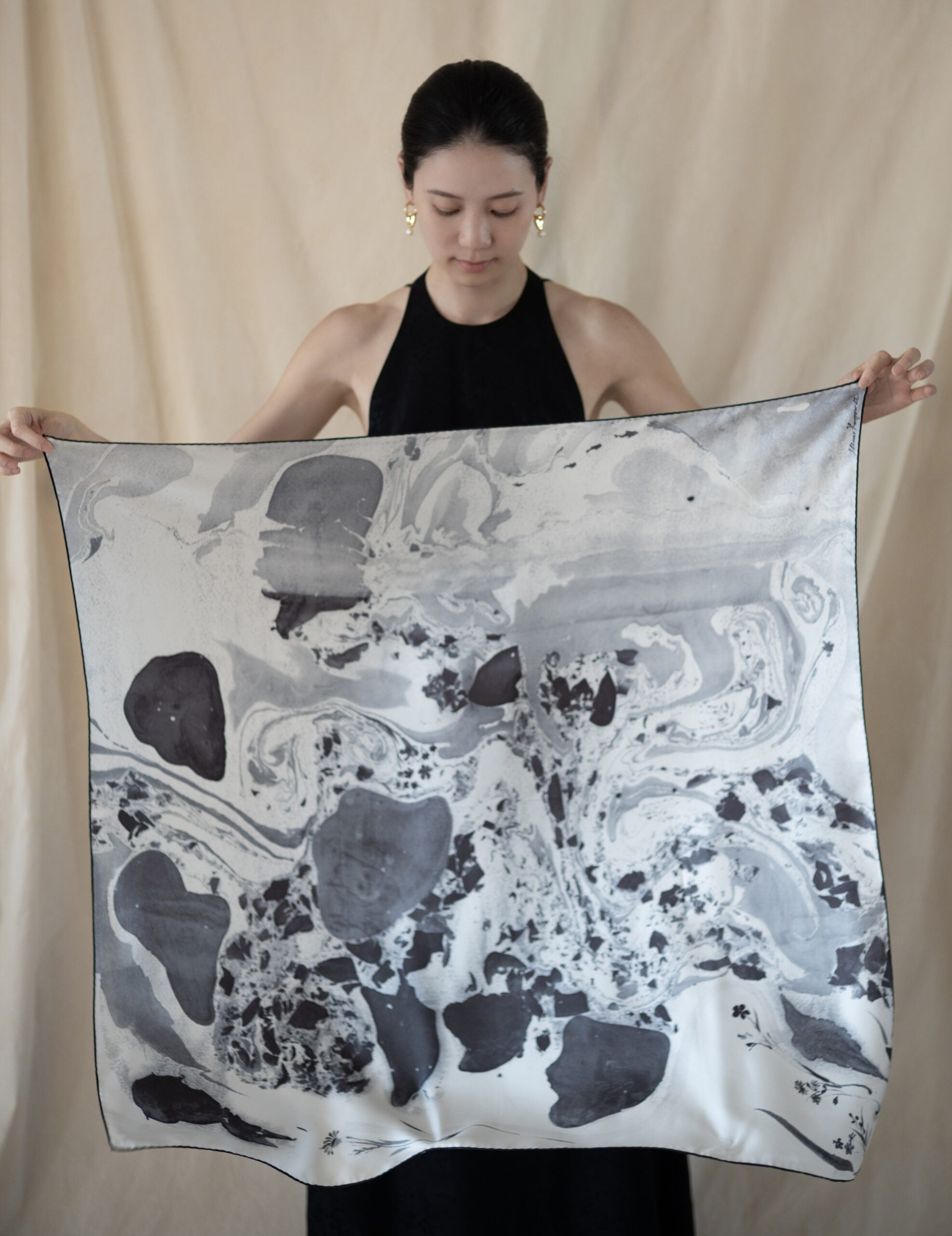 Hand Printed Silk Scarf・Grey