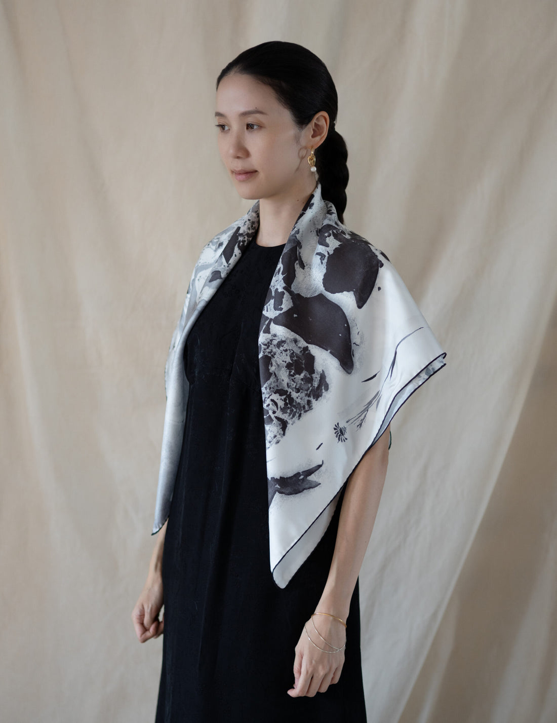 Hand Printed Silk Scarf・Grey