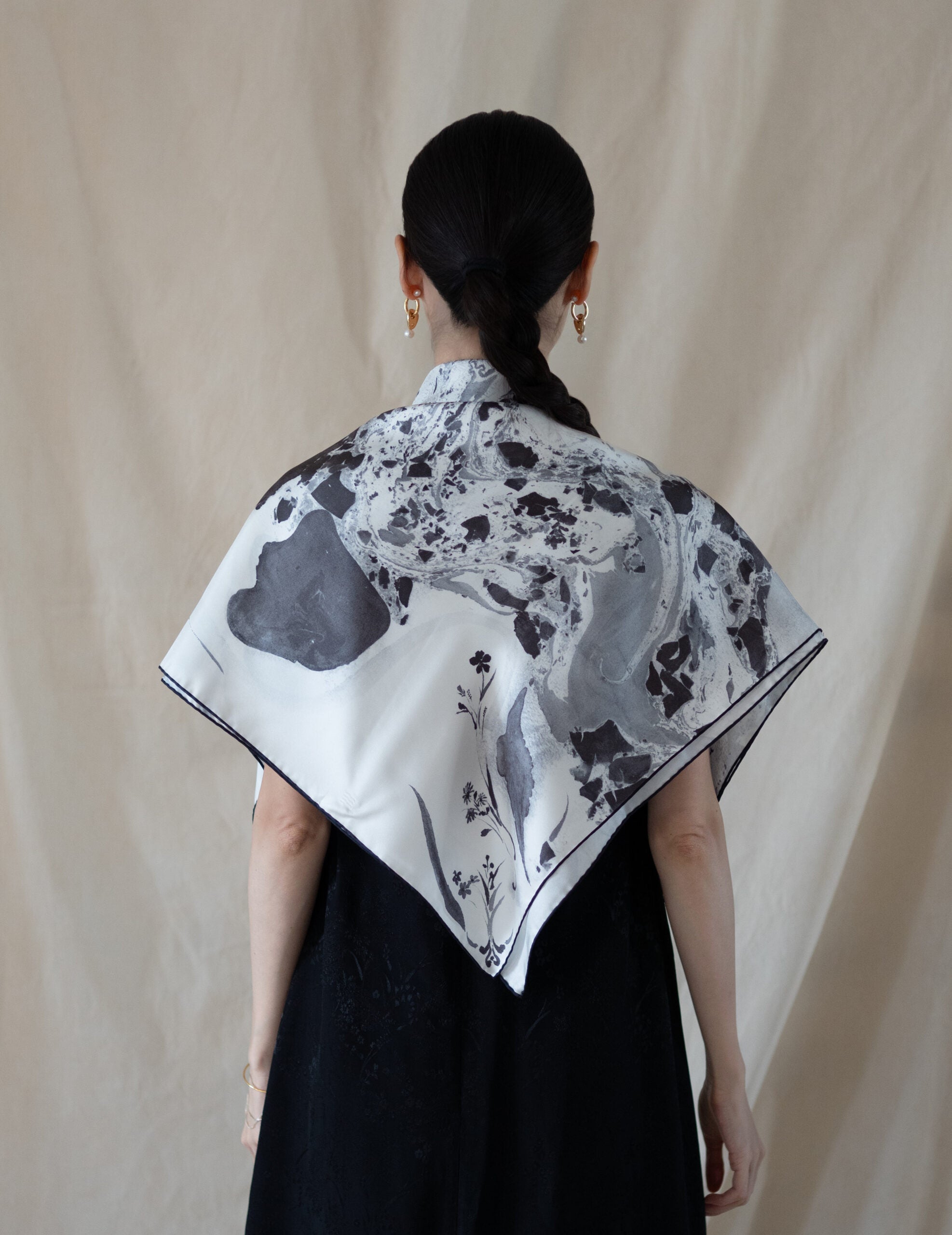 Hand Printed Silk Scarf・Grey