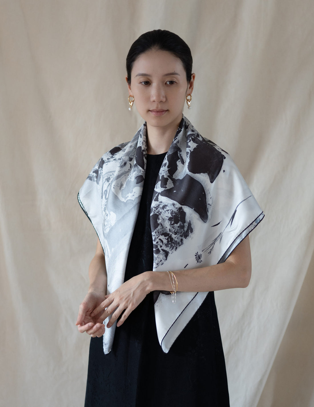 Hand Printed Silk Scarf・Grey