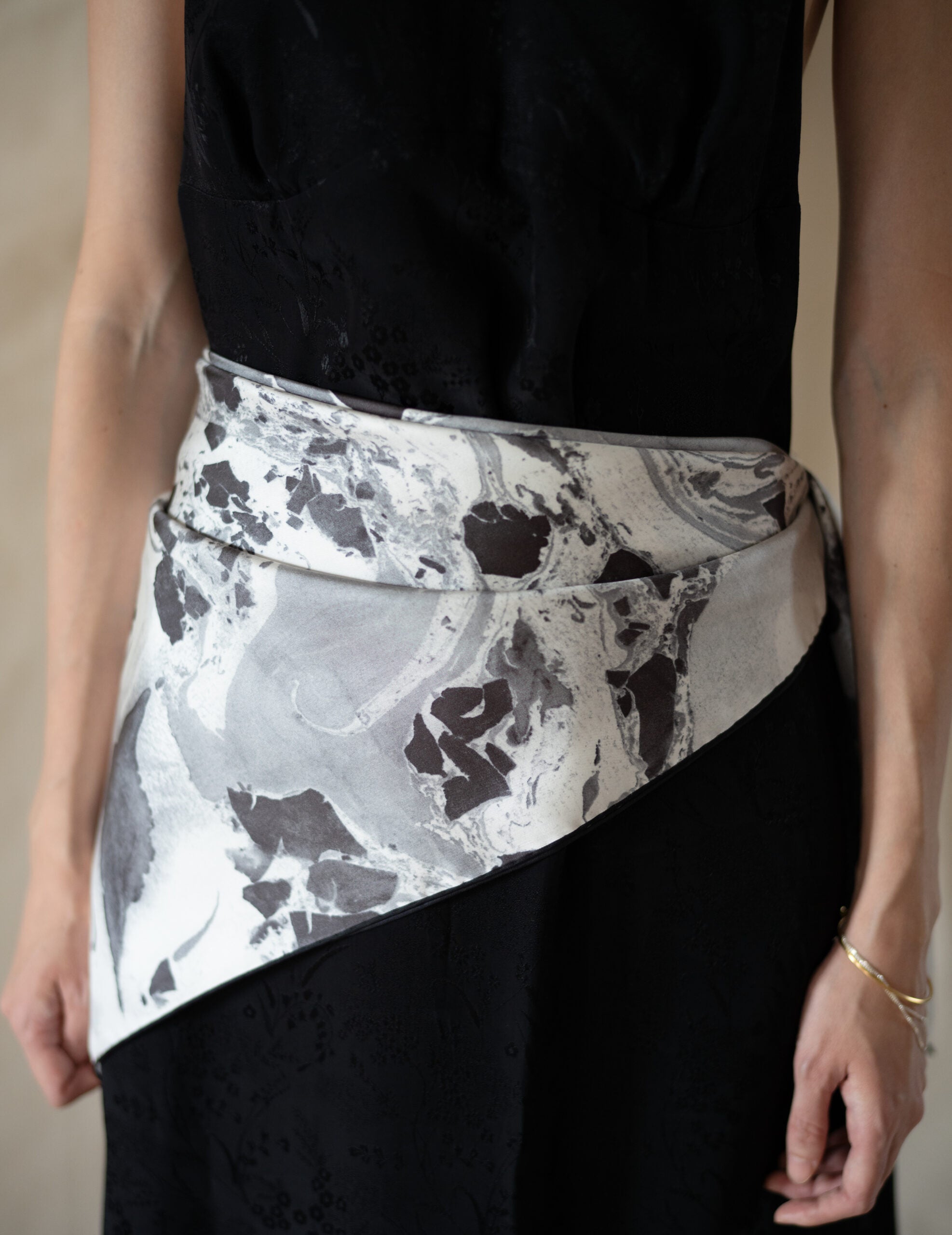 Hand Printed Silk Scarf・Grey