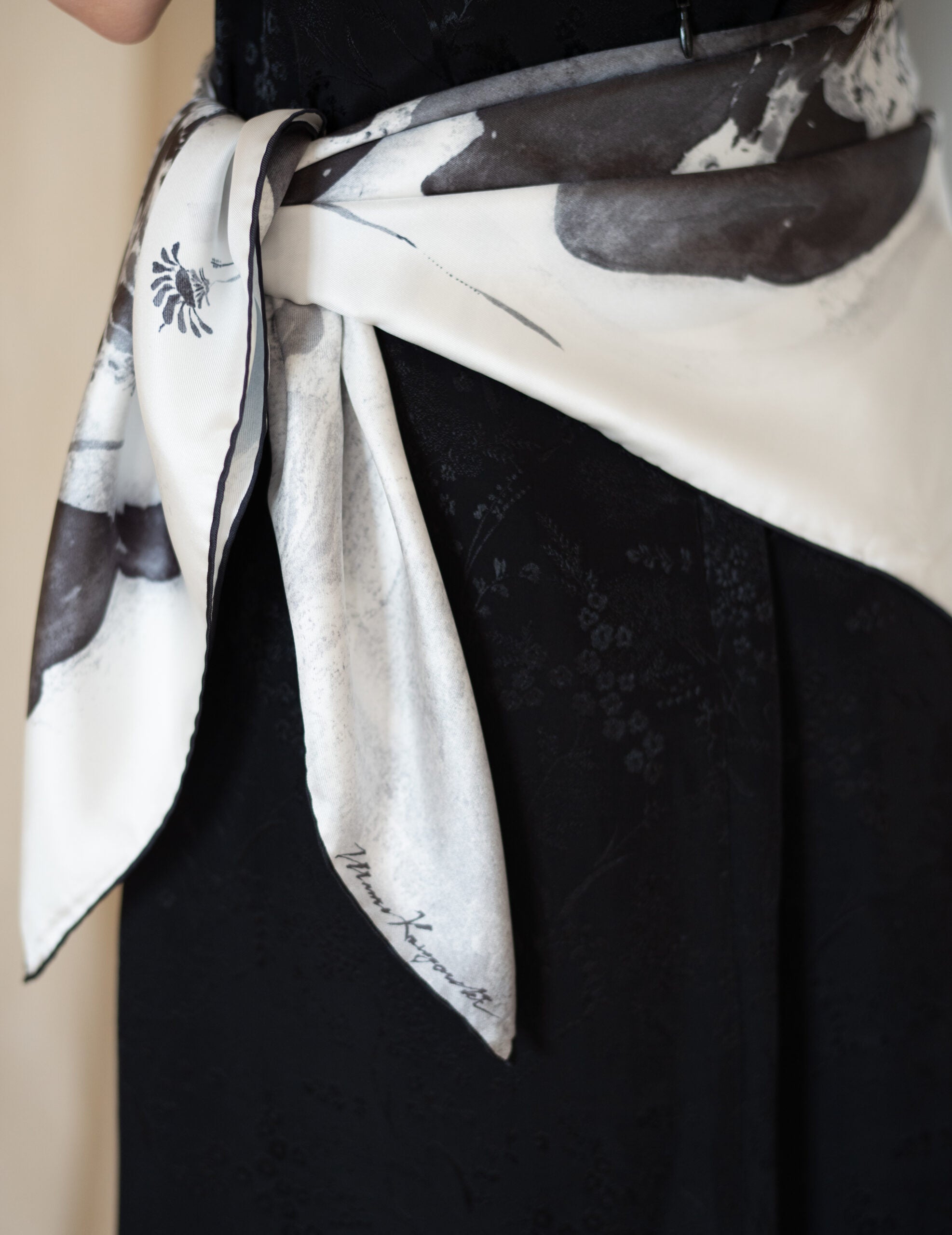 Hand Printed Silk Scarf・Grey