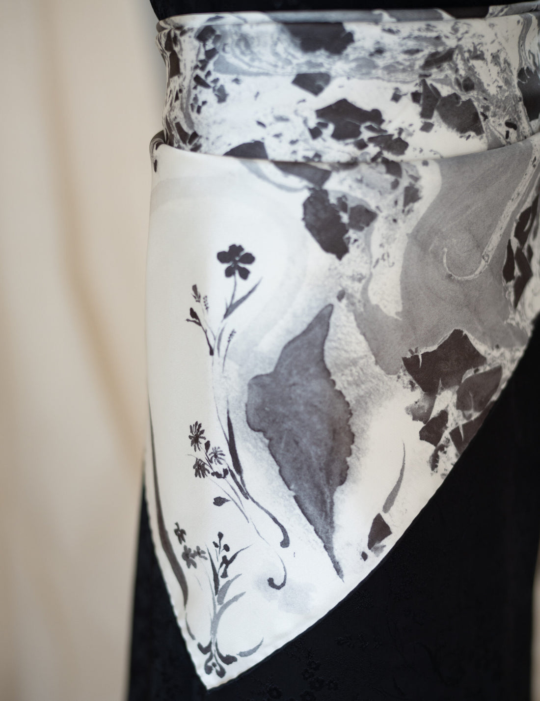 Hand Printed Silk Scarf・Grey