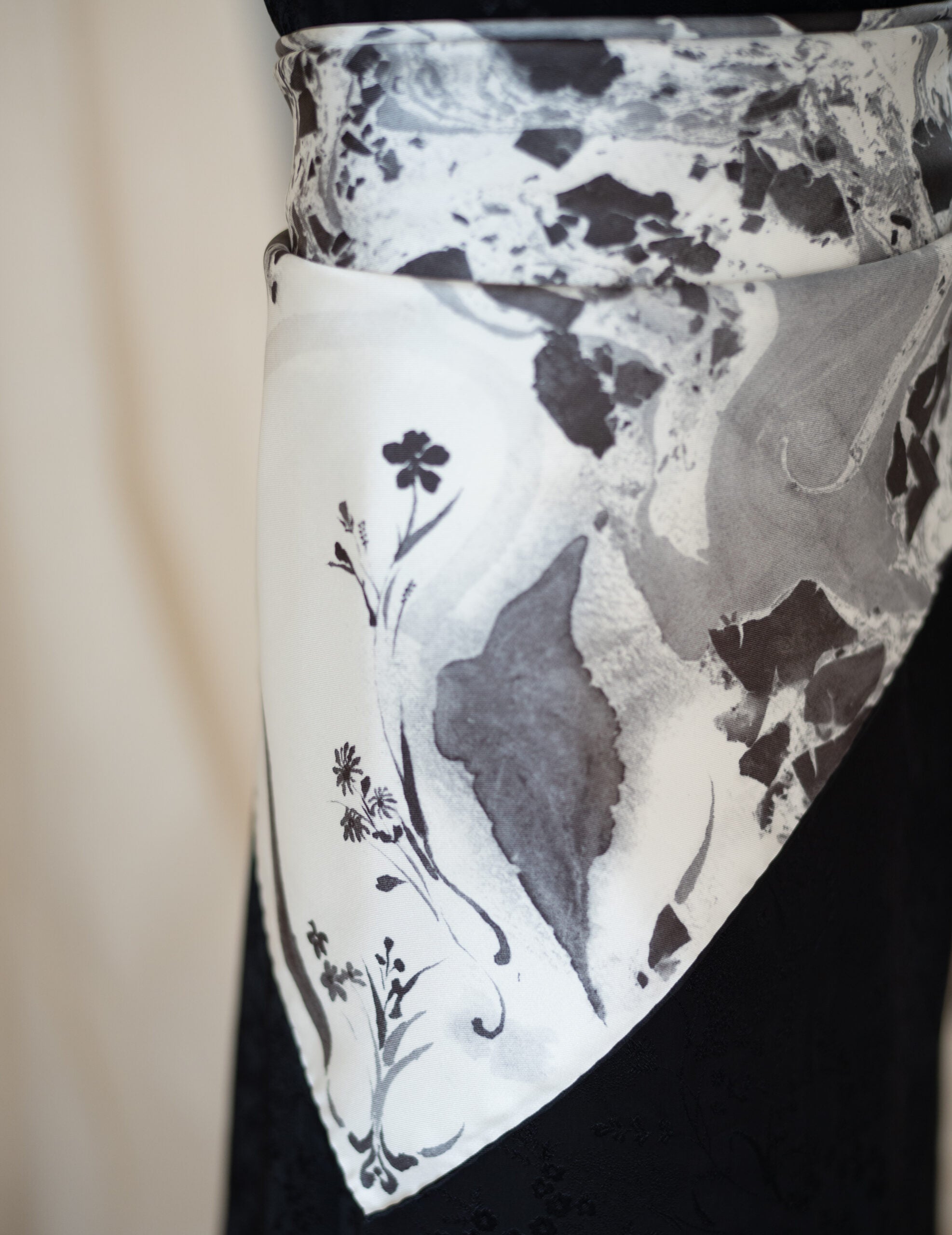 Hand Printed Silk Scarf・Grey