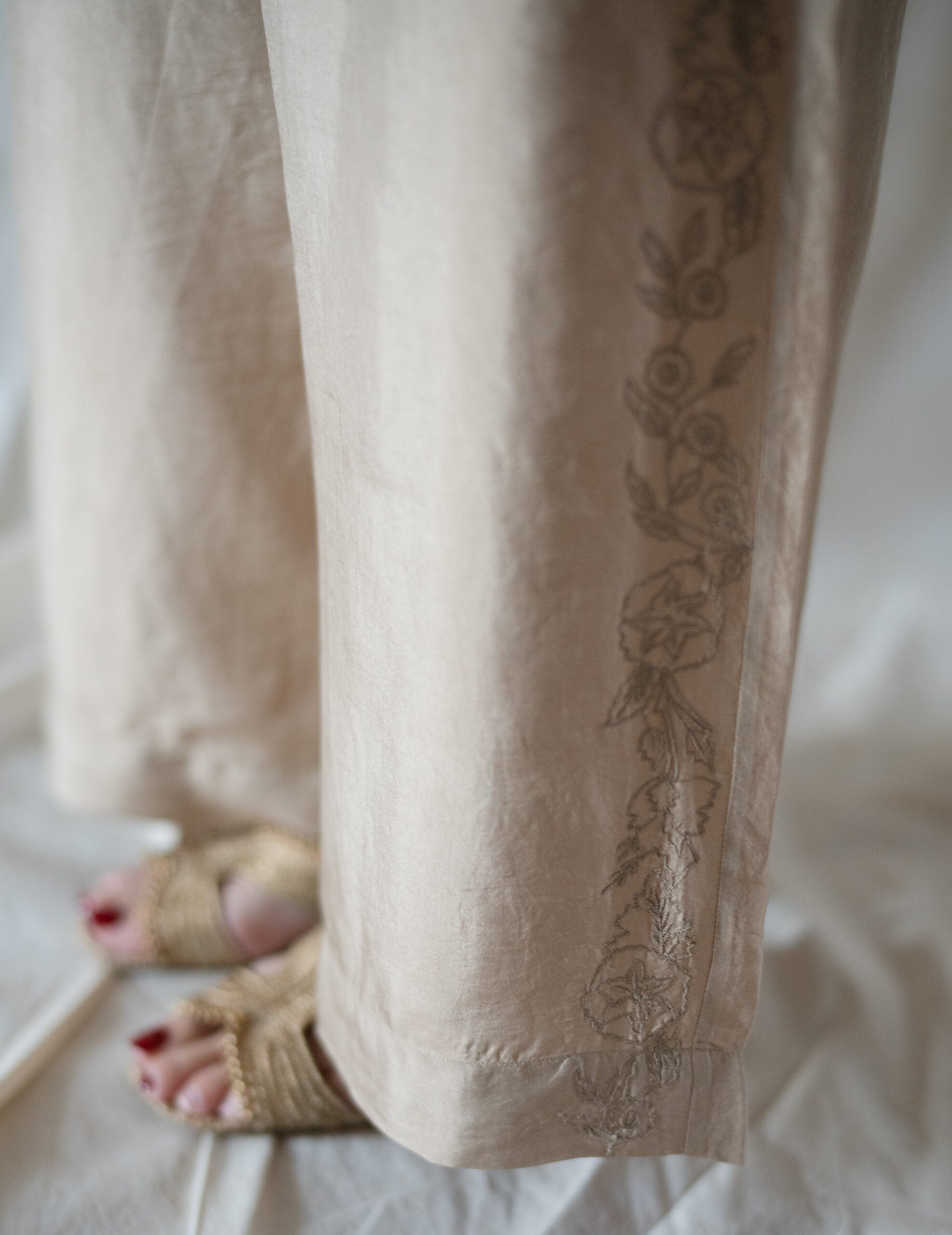 Brando Oversized Silk Pant with Embroidery・Gold