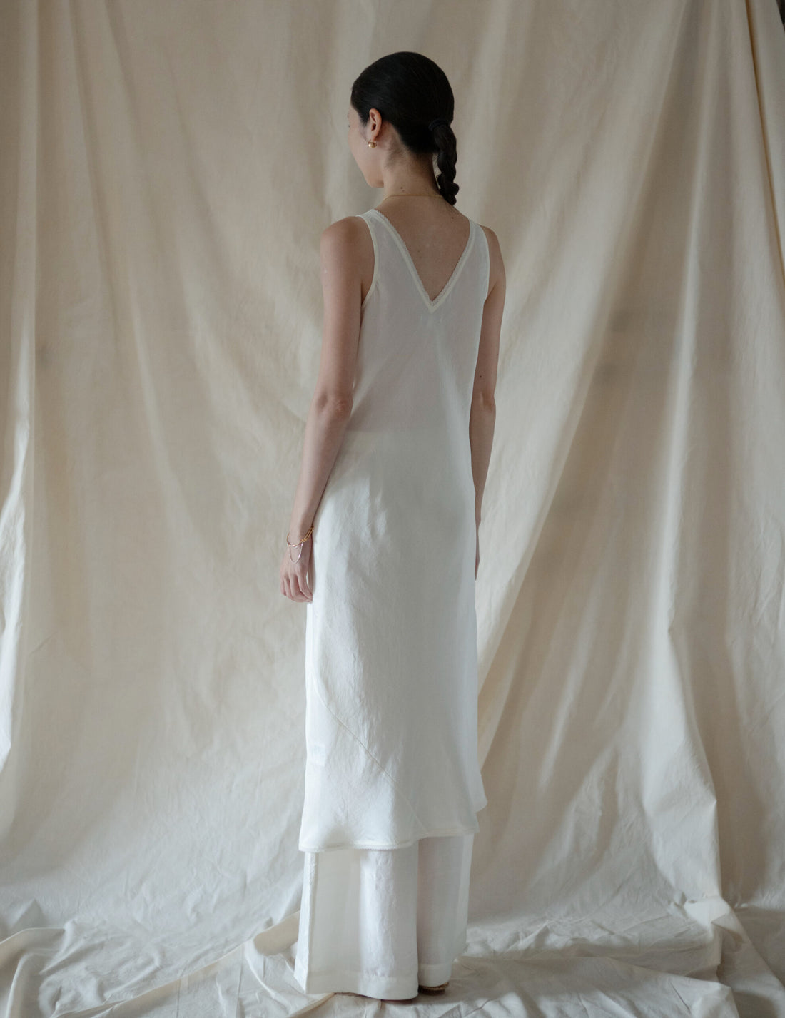 DAPHNE LONG SLIPDRESS・White