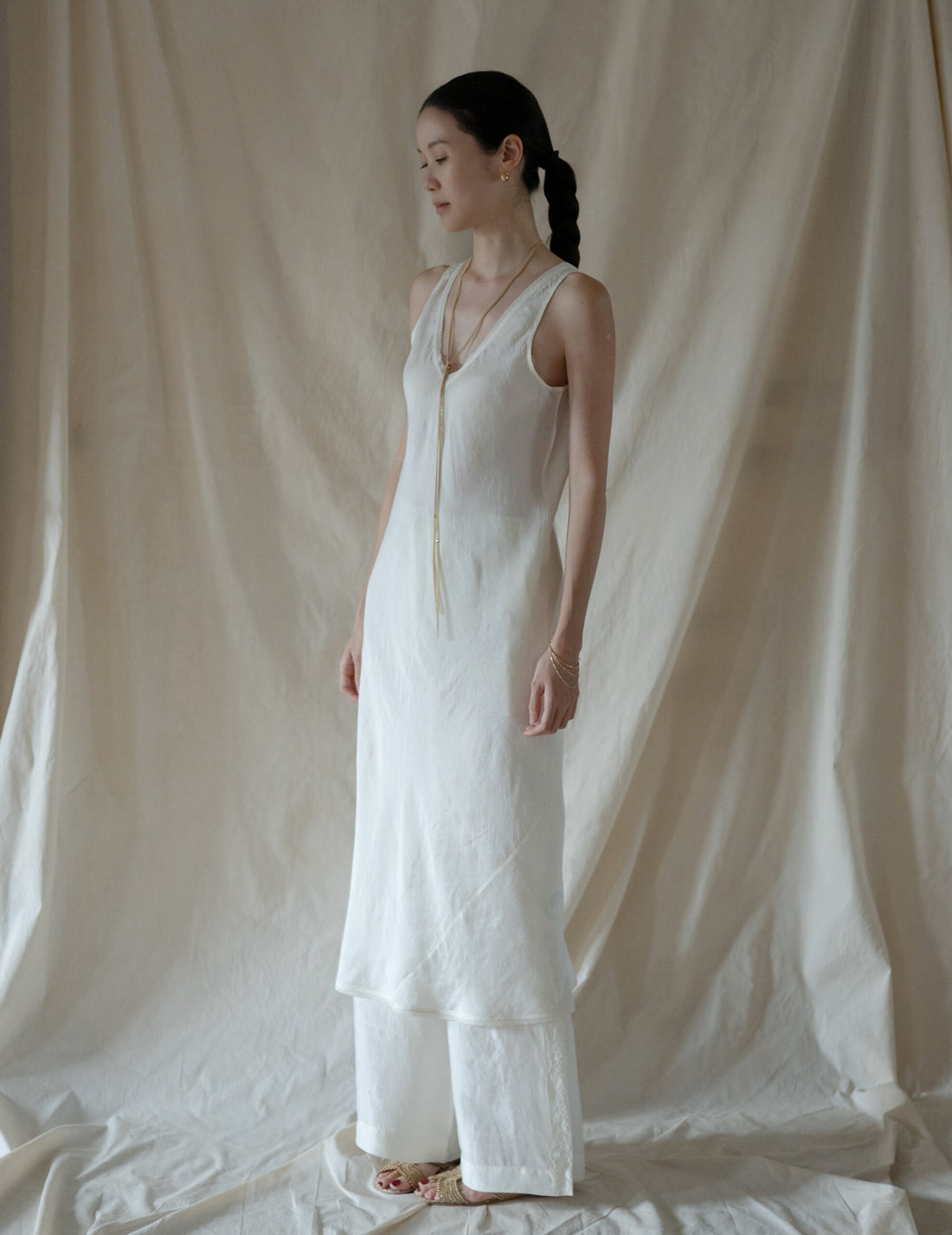 DAPHNE LONG SLIPDRESS・White