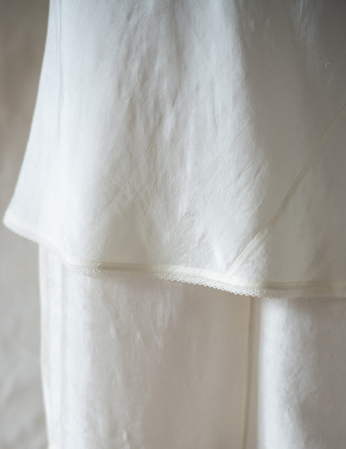 DAPHNE LONG SLIPDRESS・White