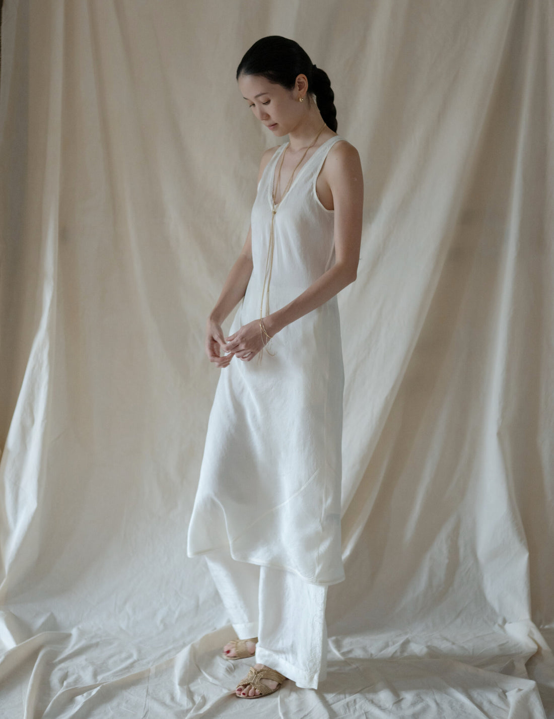 DAPHNE LONG SLIPDRESS・White