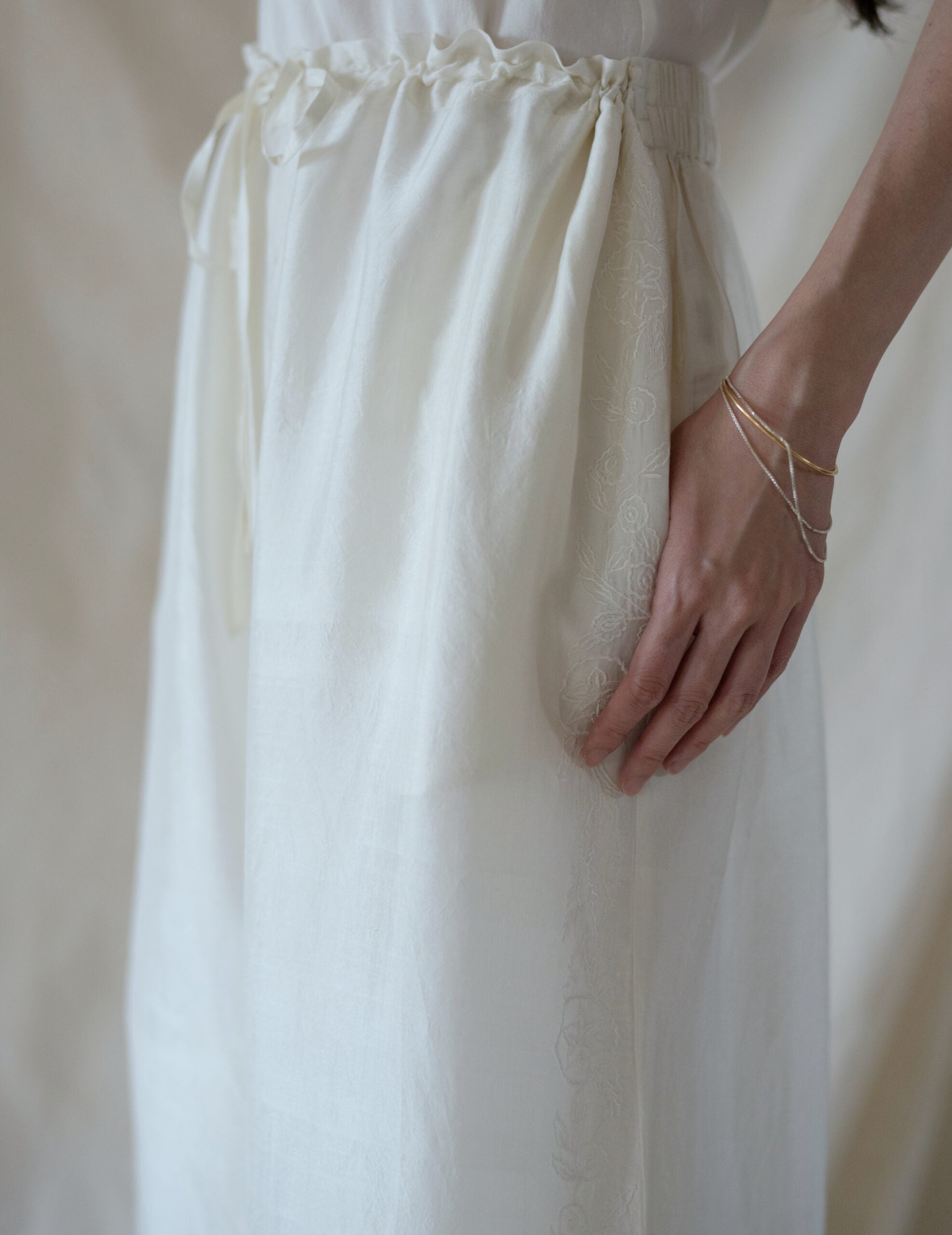 Brando 花卉刺繡真絲長褲・象牙白