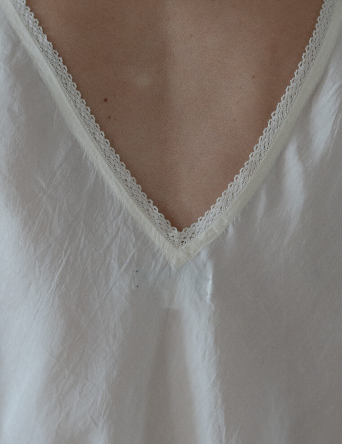 DAPHNE LONG SLIPDRESS・White