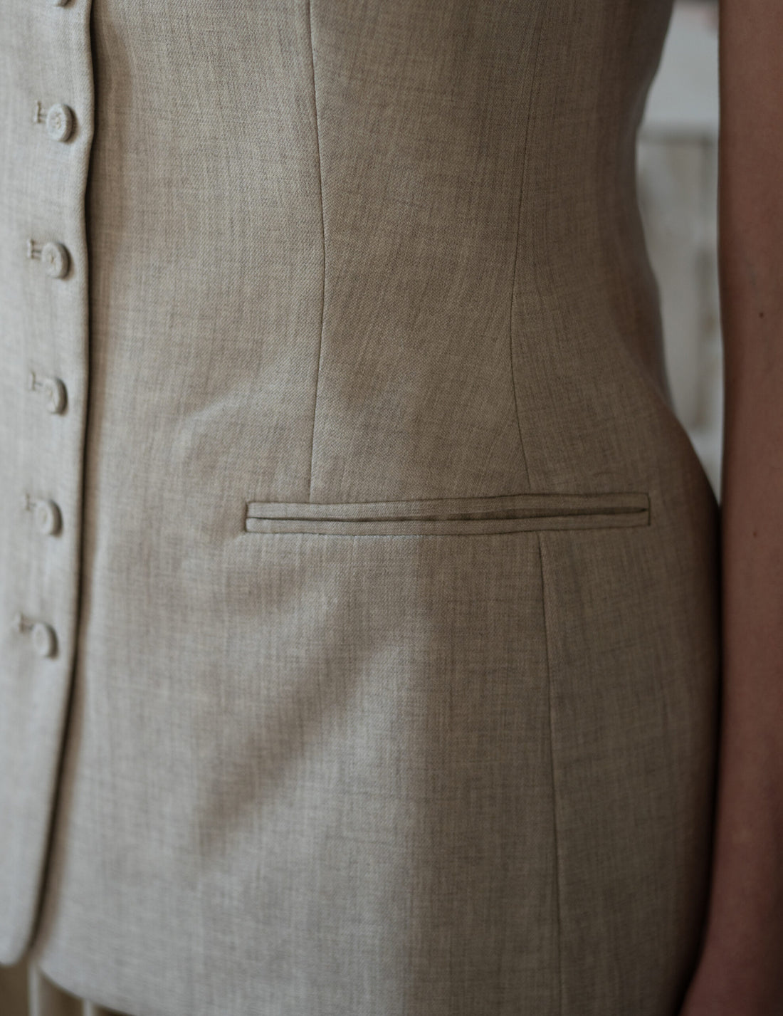 True Soft Wool Tailored Top・Sand
