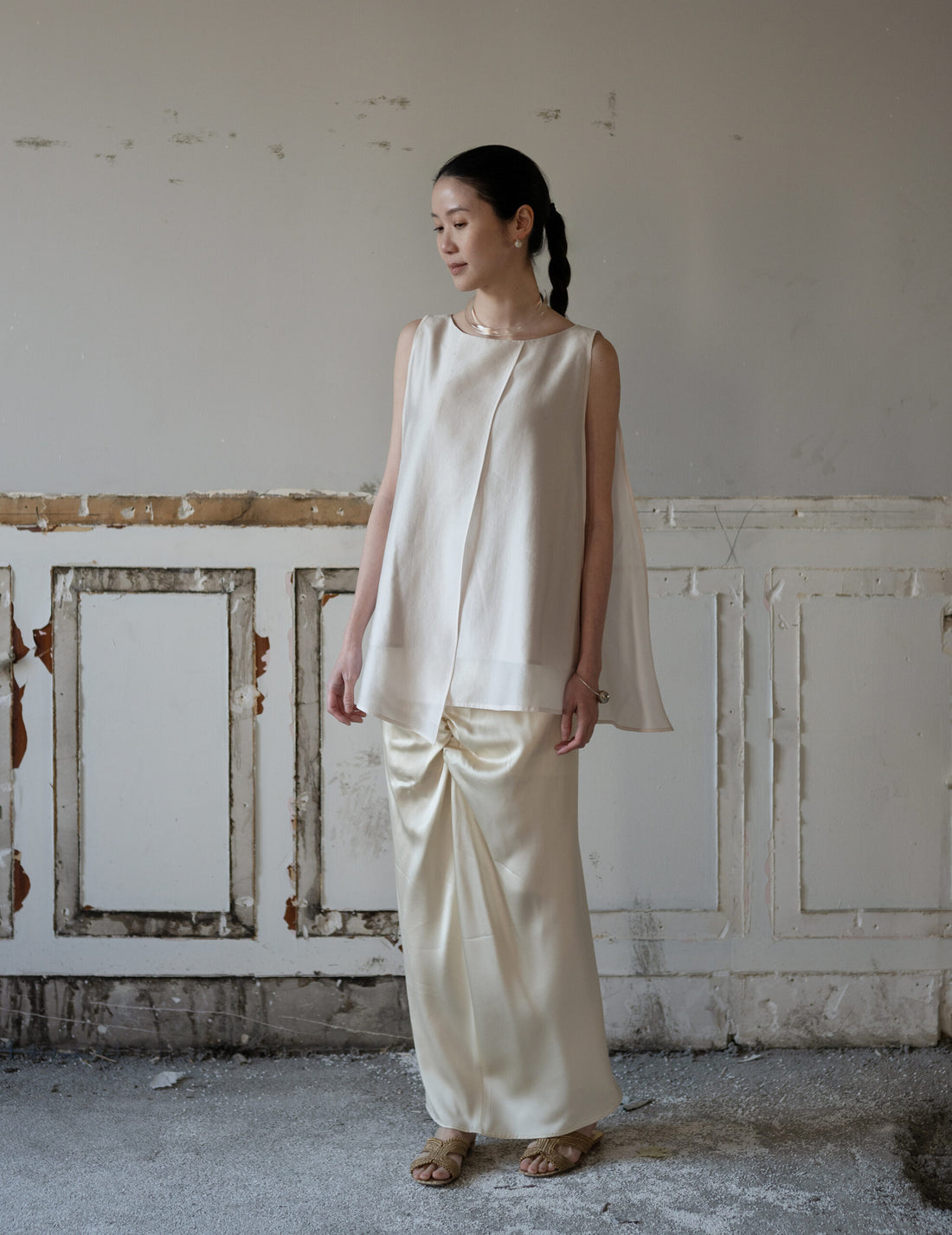 Raya Sleeveless Blouse・Light Beige