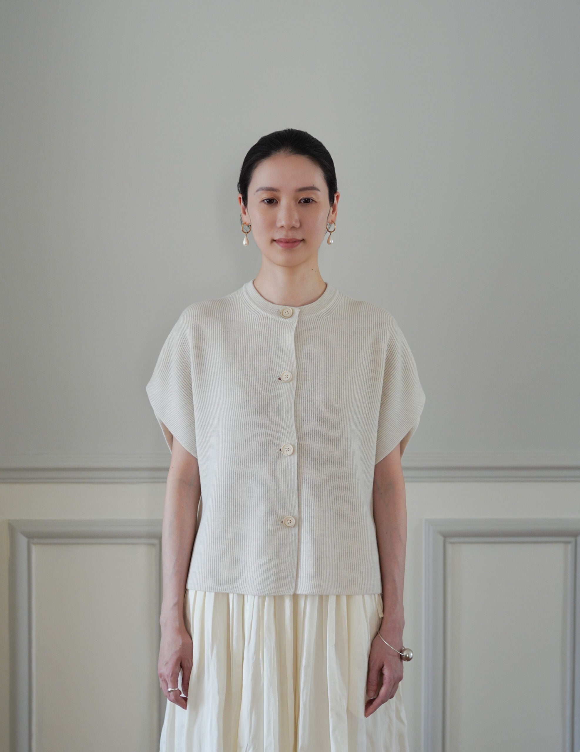 Thilda Merino Wool Short-Sleeve Cardigan・Stone