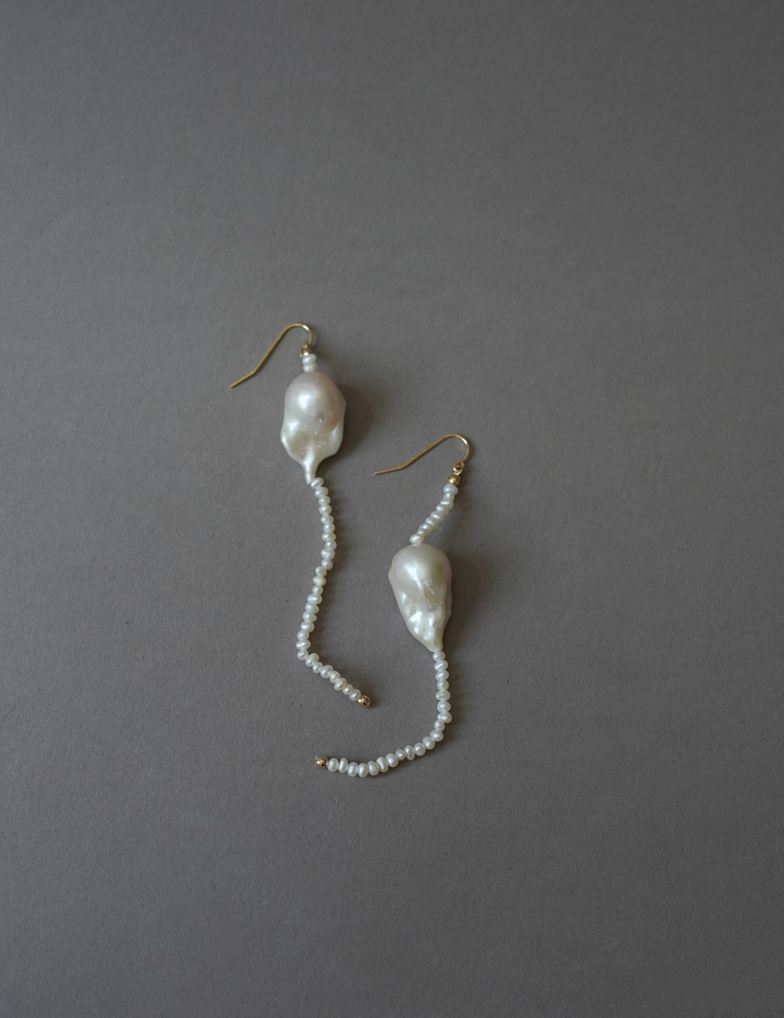 thaw.01 Earrings・White