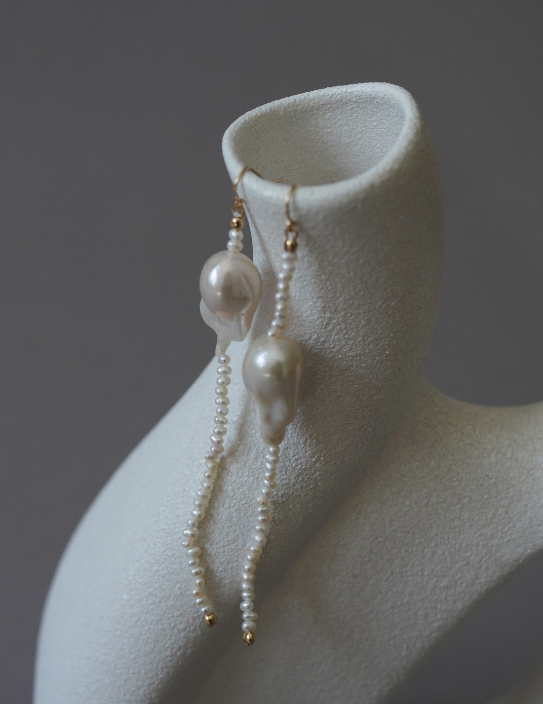 thaw.01 Earrings・White