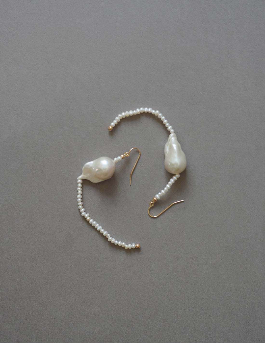 thaw.01 Earrings・White