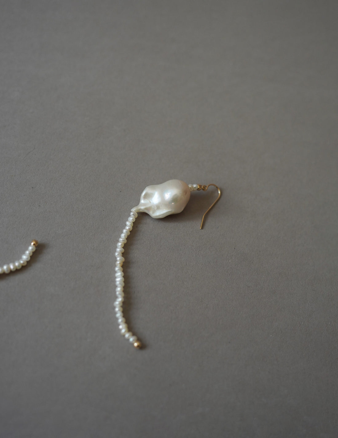 thaw.01 Earrings・White