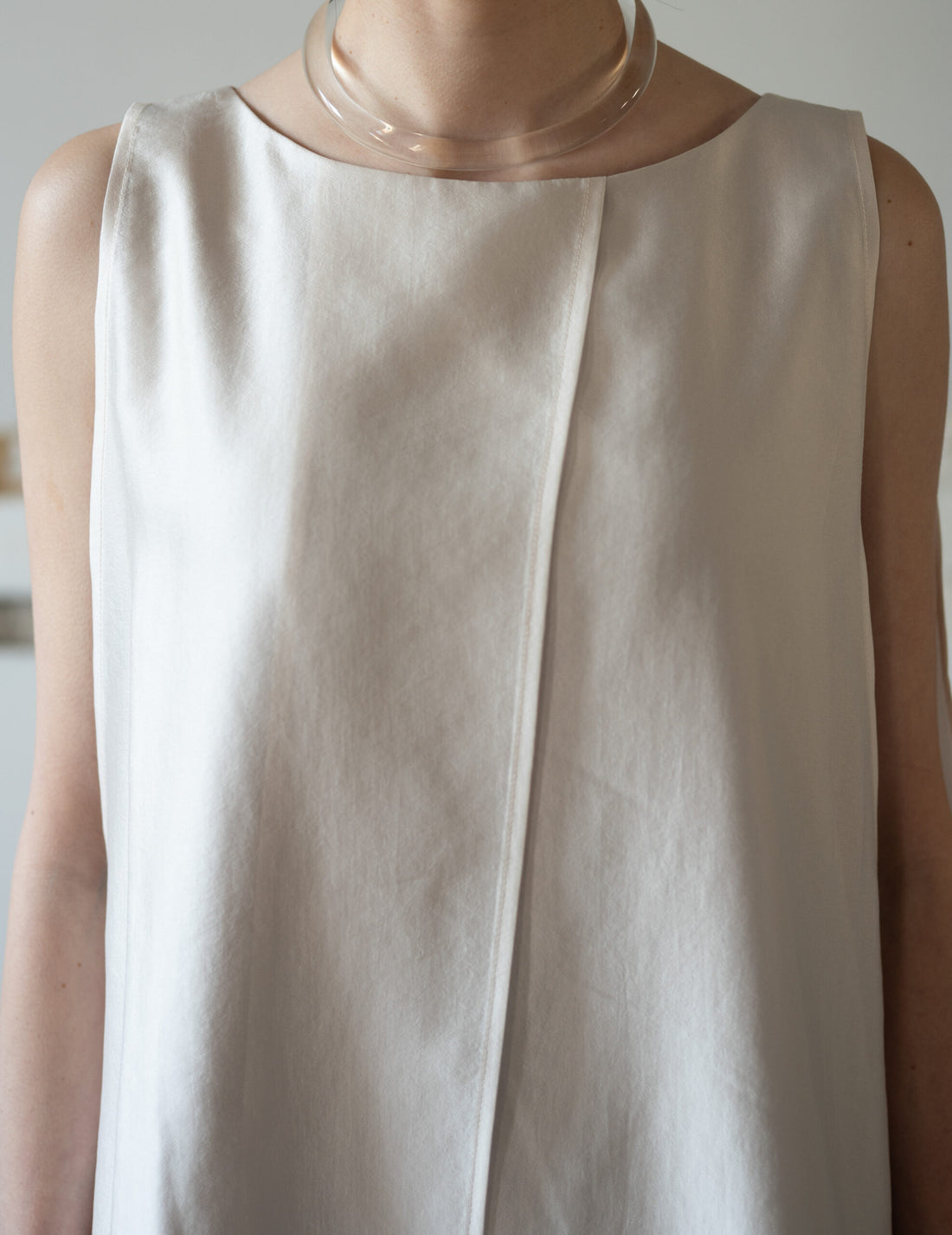Raya Sleeveless Blouse・Light Beige
