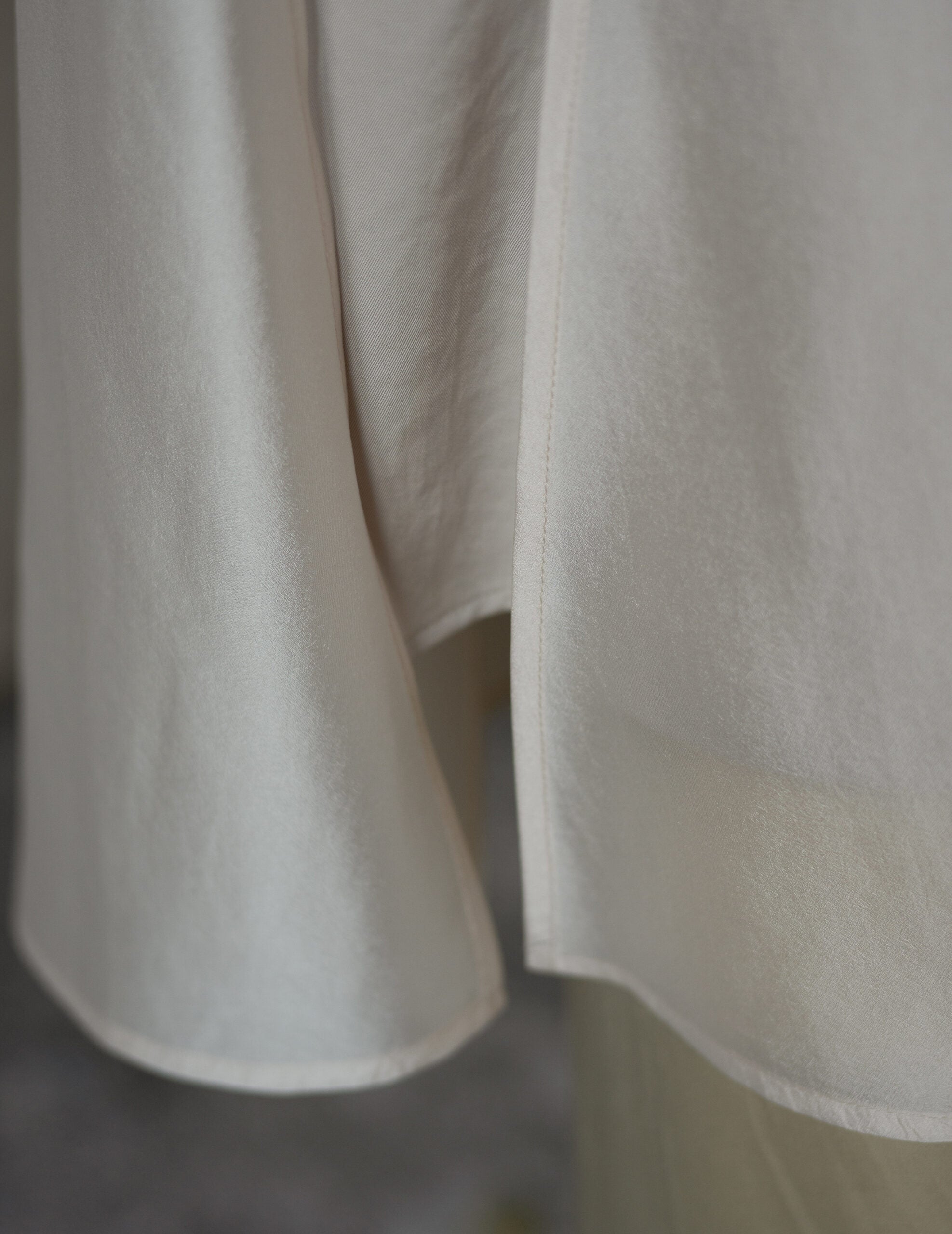 Raya Sleeveless Blouse・Light Beige