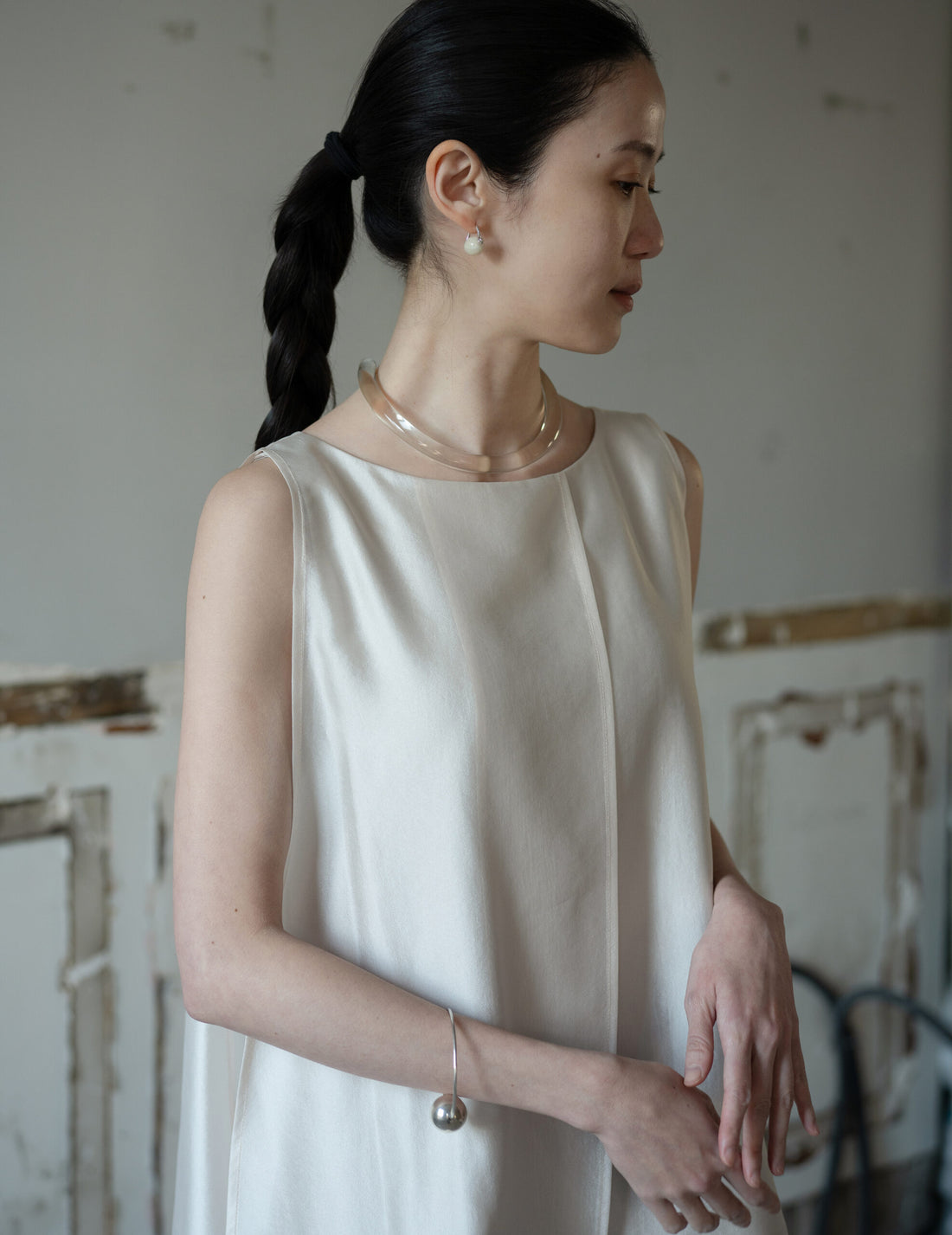 Raya Sleeveless Blouse・Light Beige