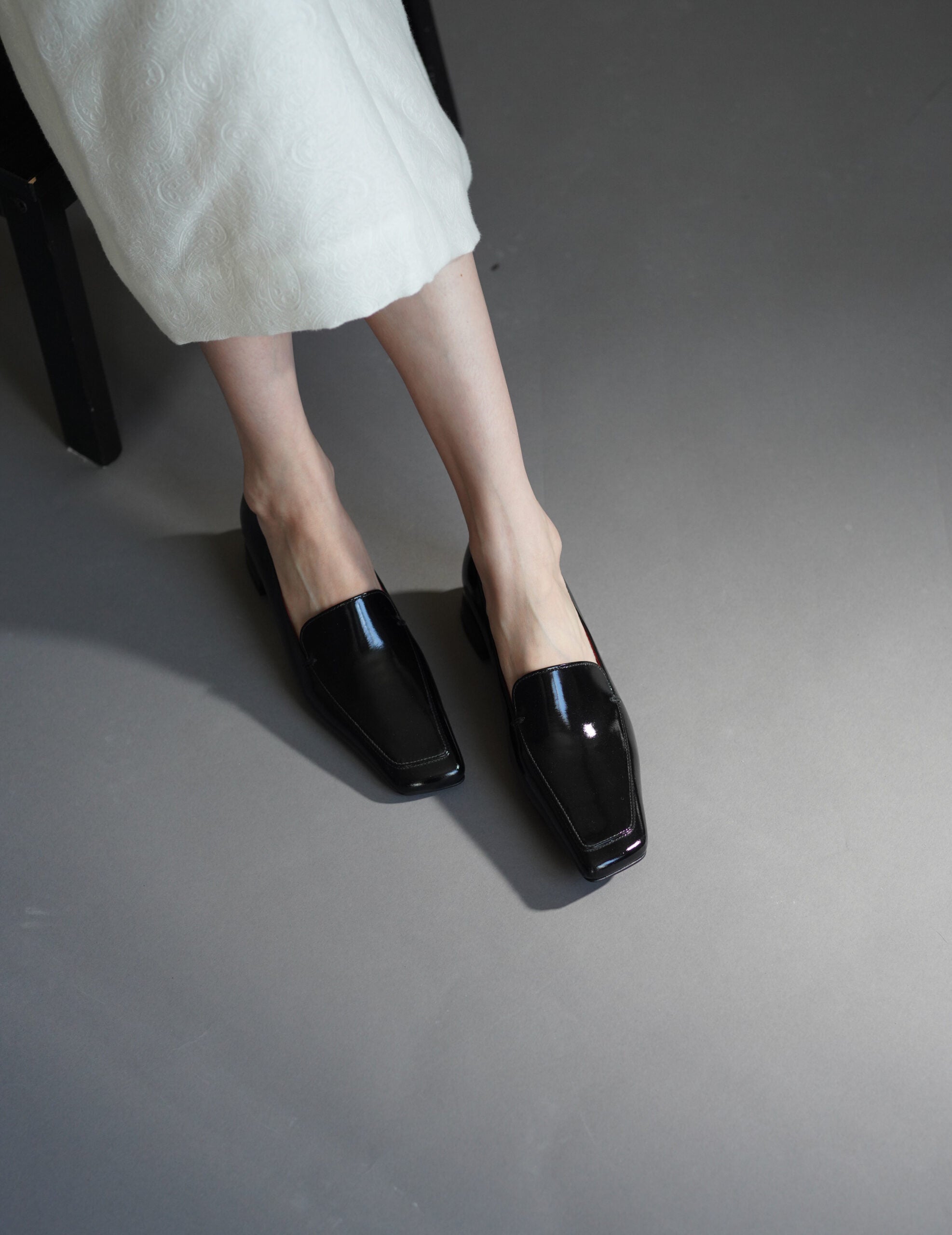 Cowhide Leather Loafers・Black