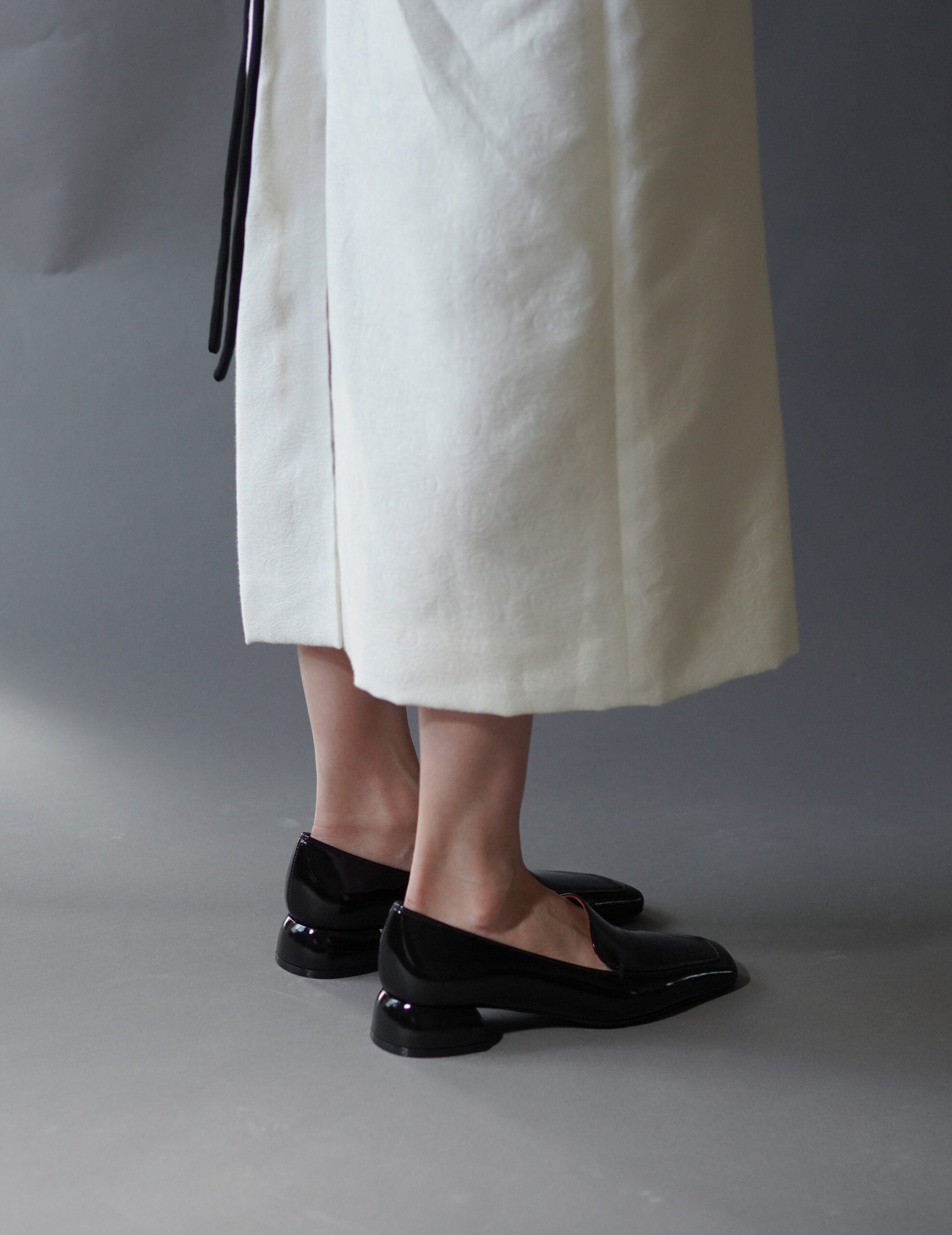 Cowhide Leather Loafers・Black