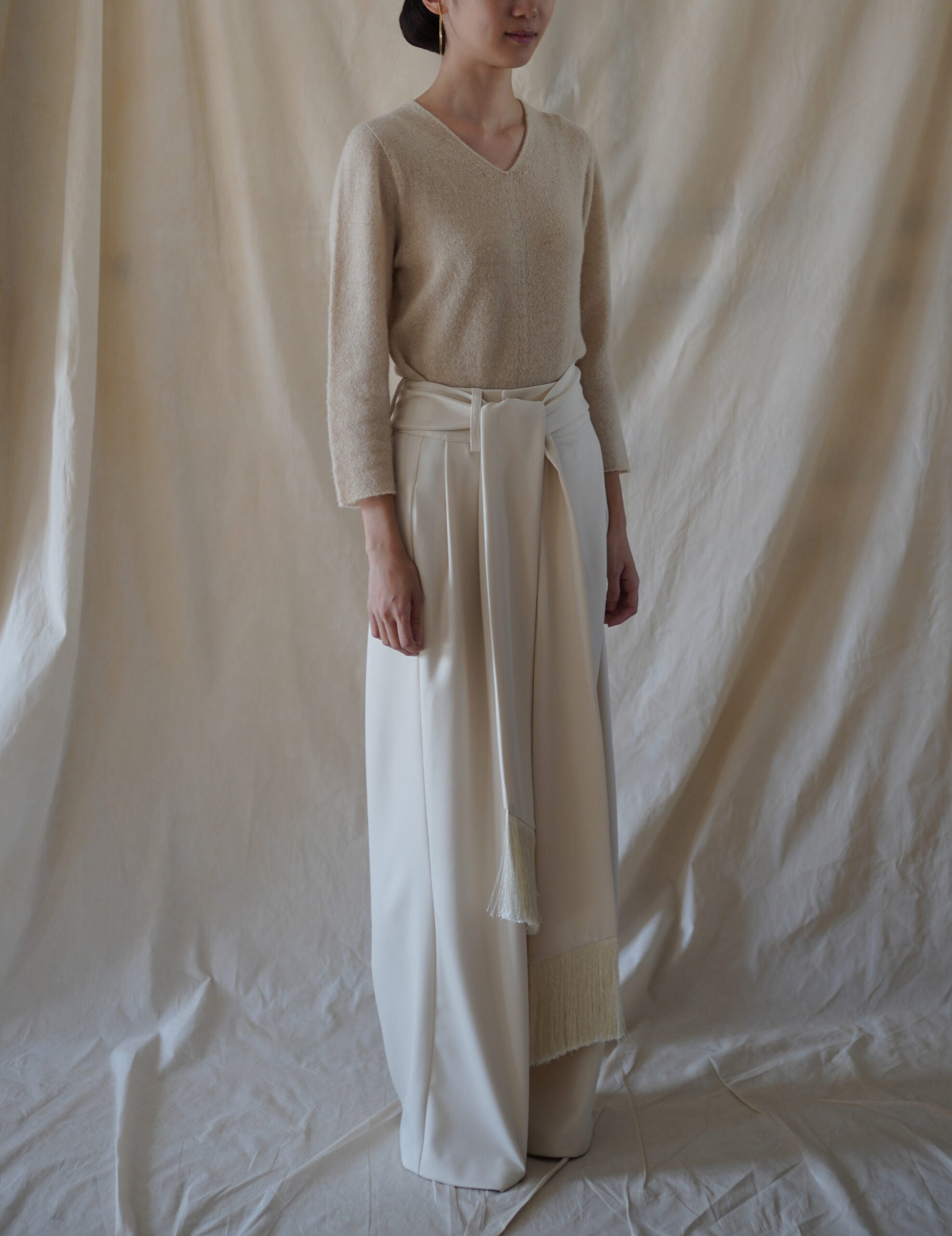 Hana 羊絨蠶絲V領上衣・白色