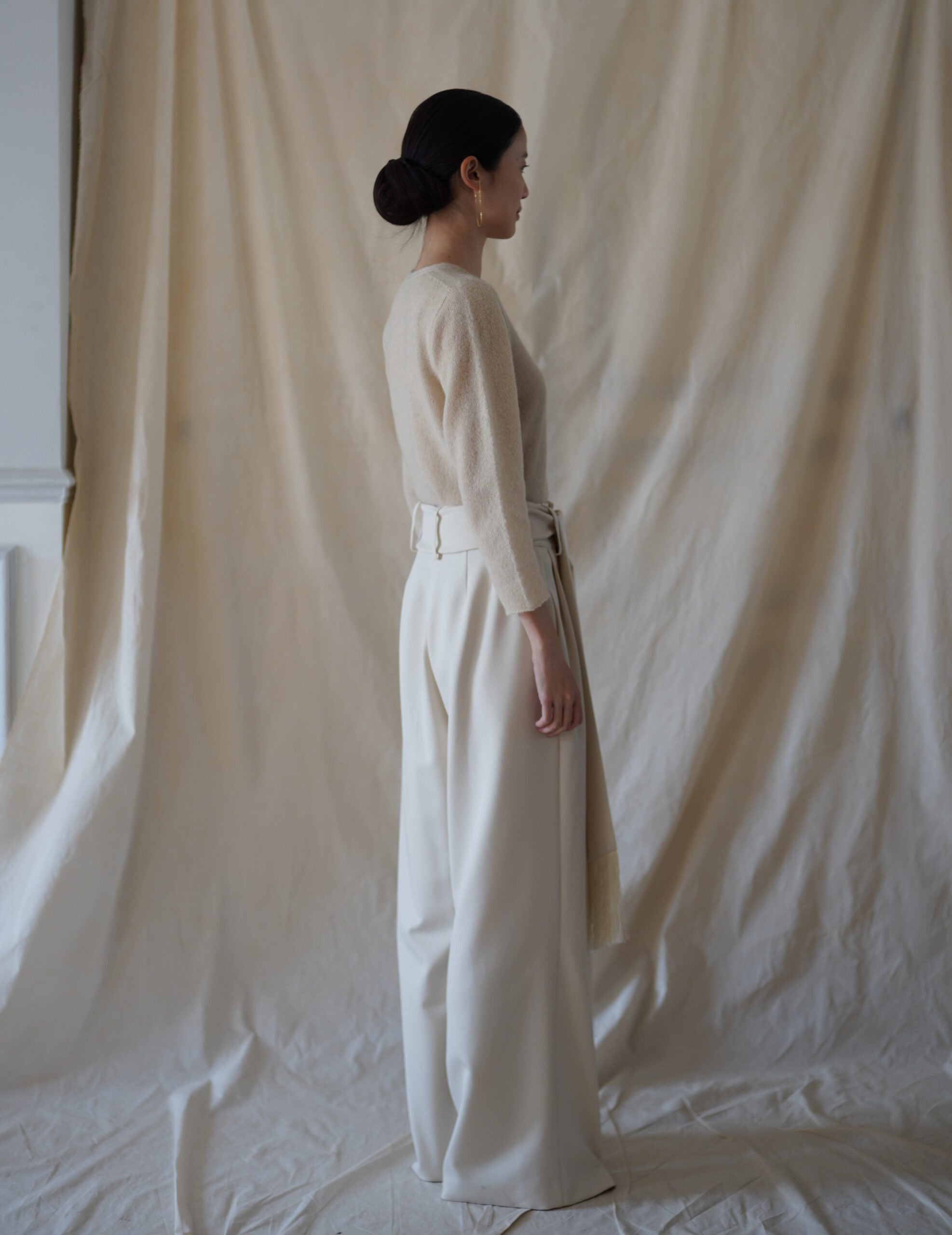 Hana 羊絨蠶絲V領上衣・白色