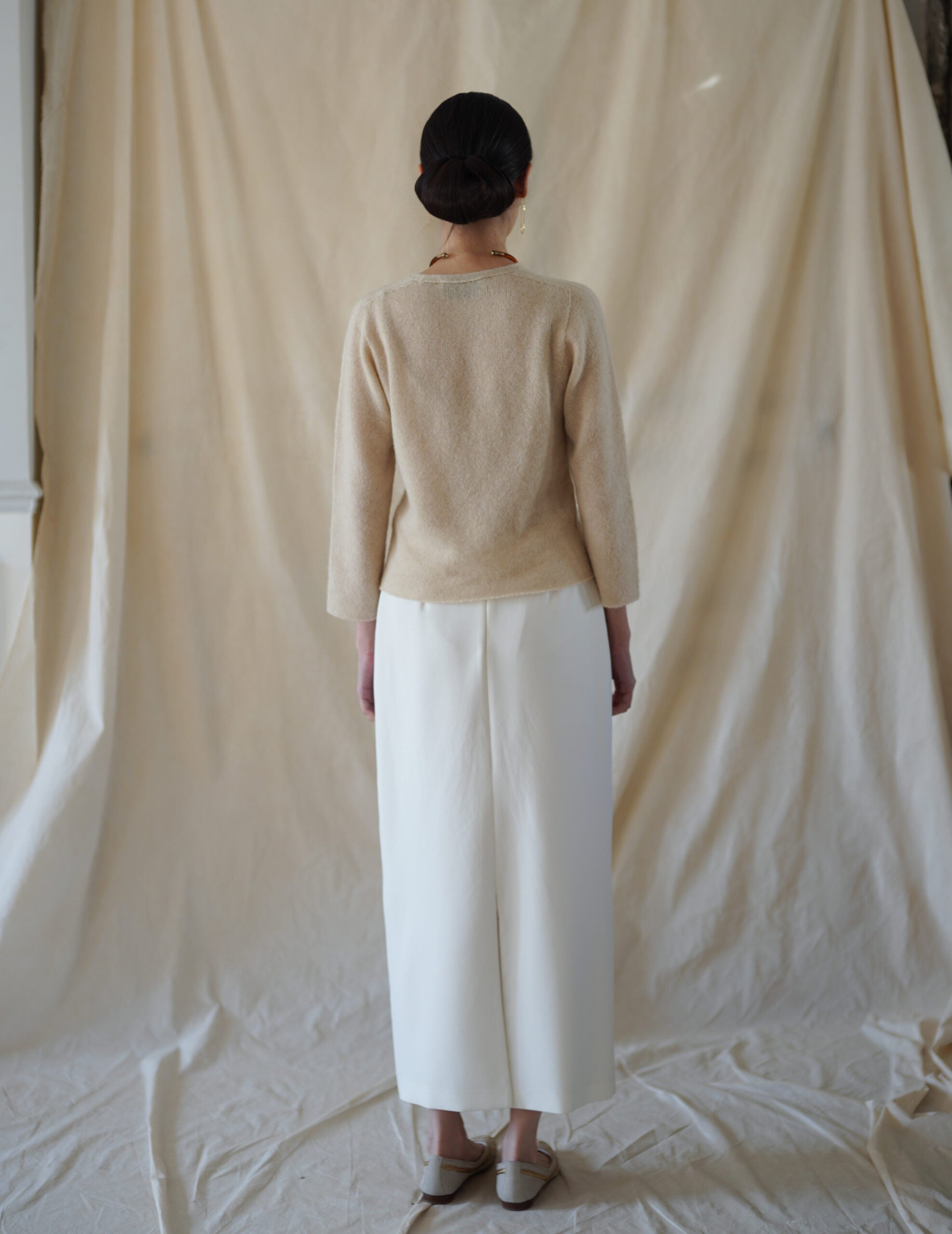 Hana 羊絨蠶絲V領上衣・白色