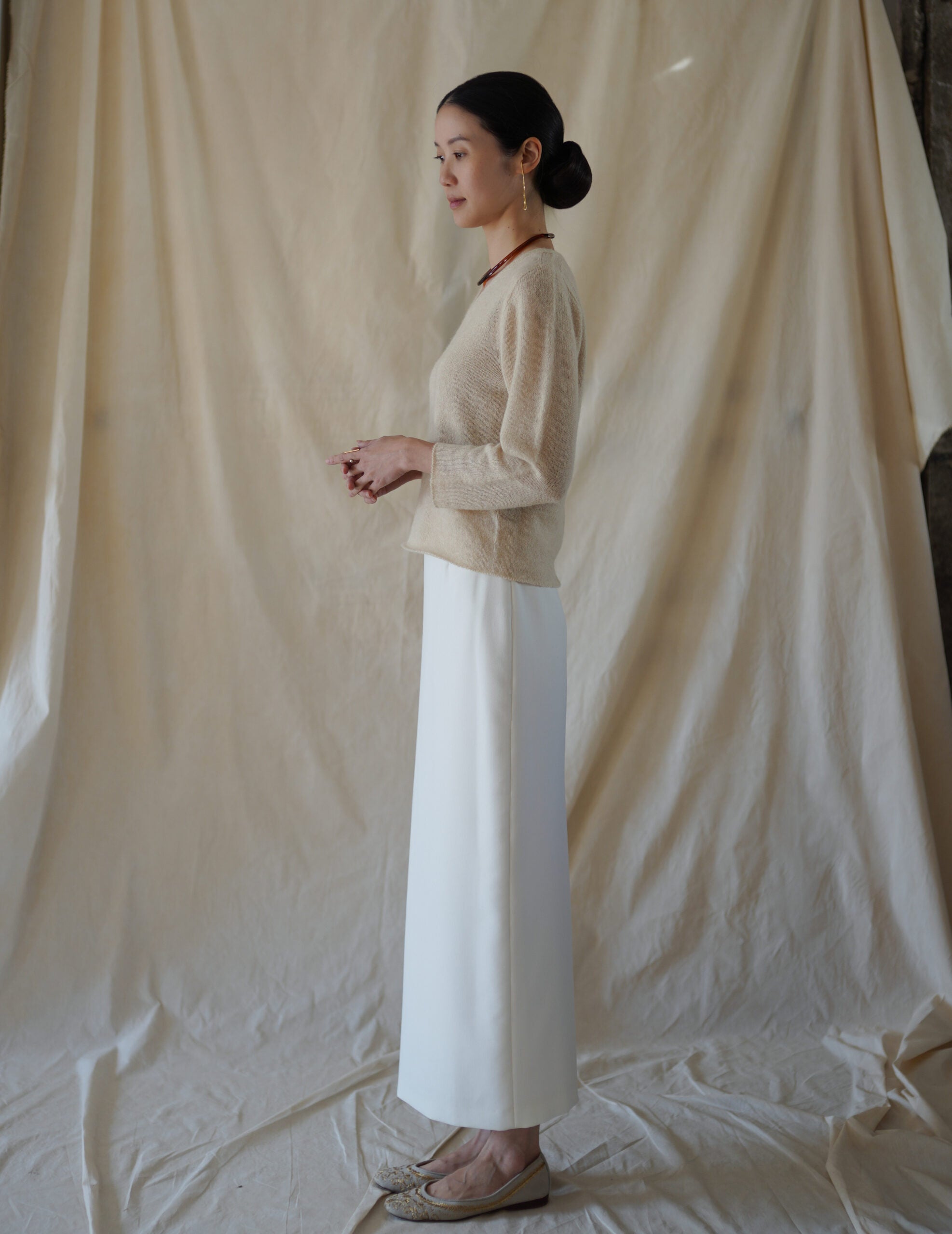 Hana 羊絨蠶絲V領上衣・白色