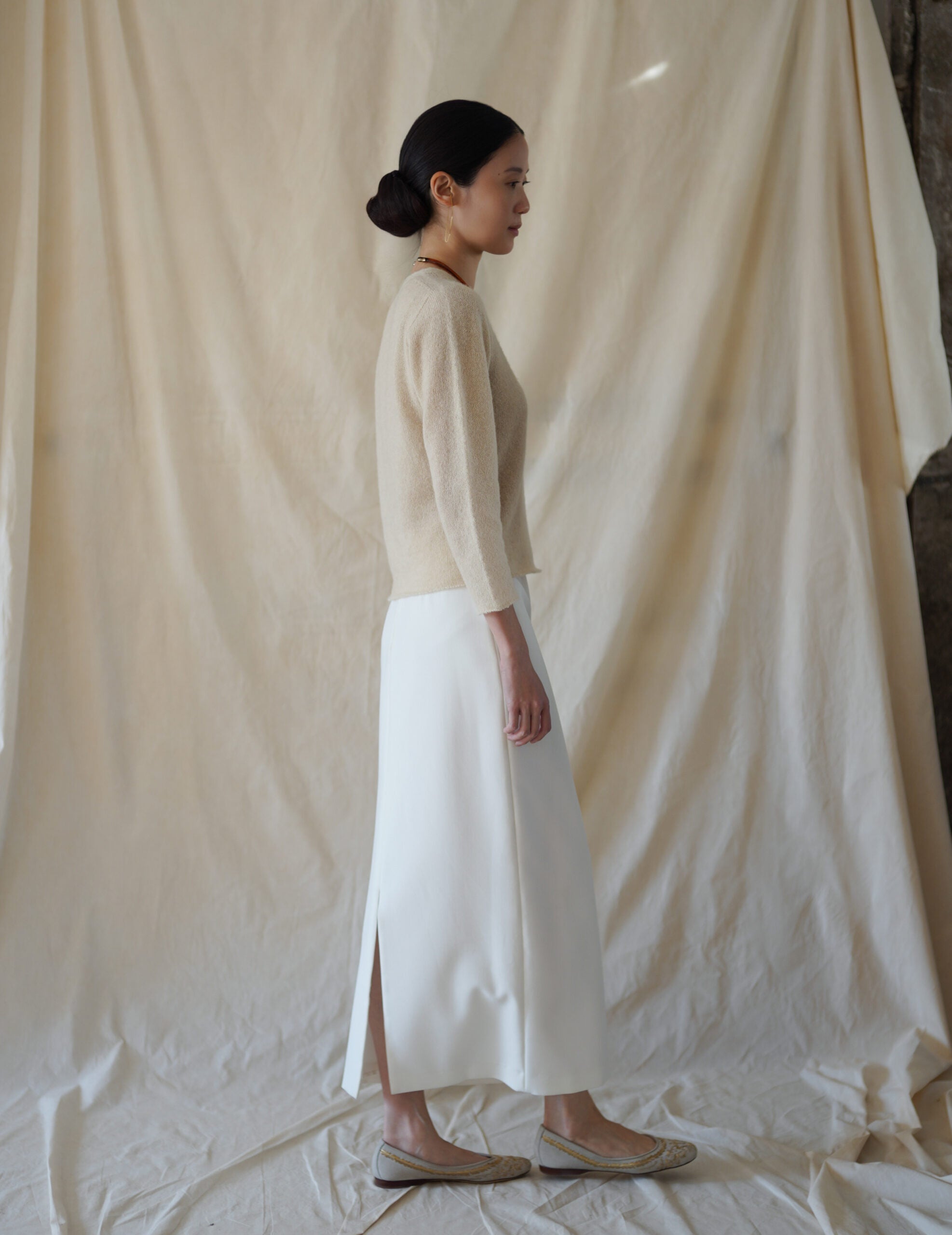 Hana 羊絨蠶絲V領上衣・白色