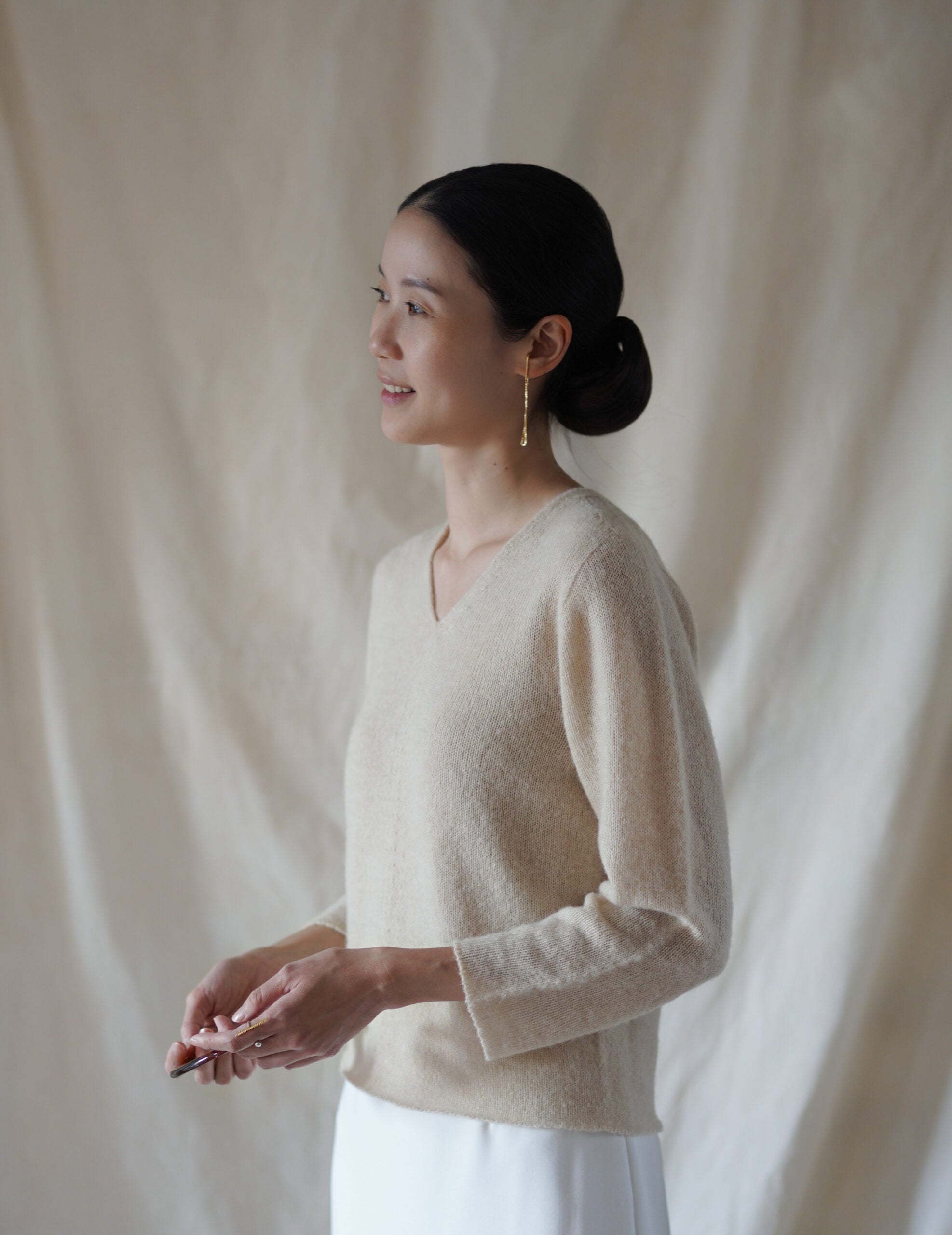 Hana 羊絨蠶絲V領上衣・白色