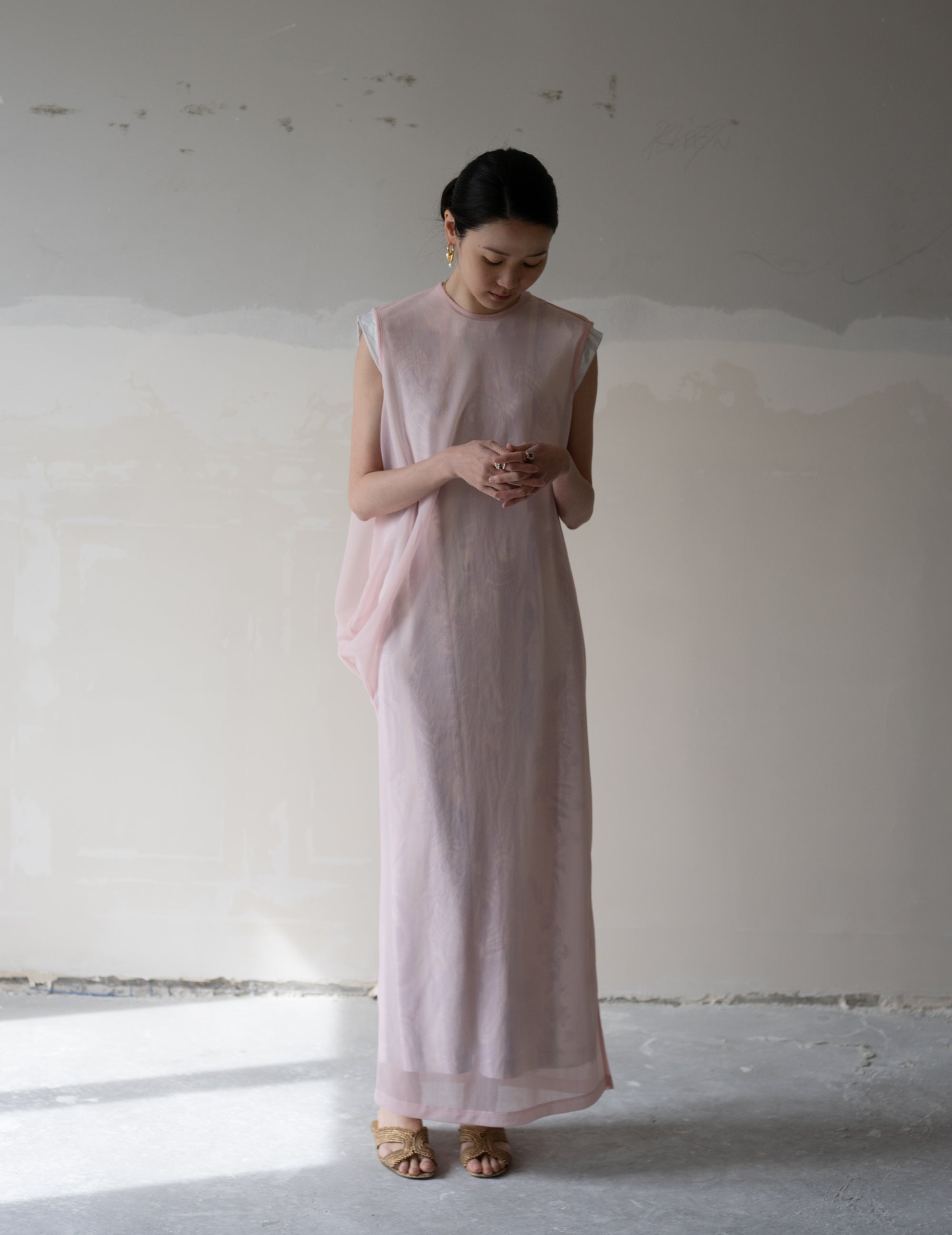 垂墜感透膚針織連身裙・粉